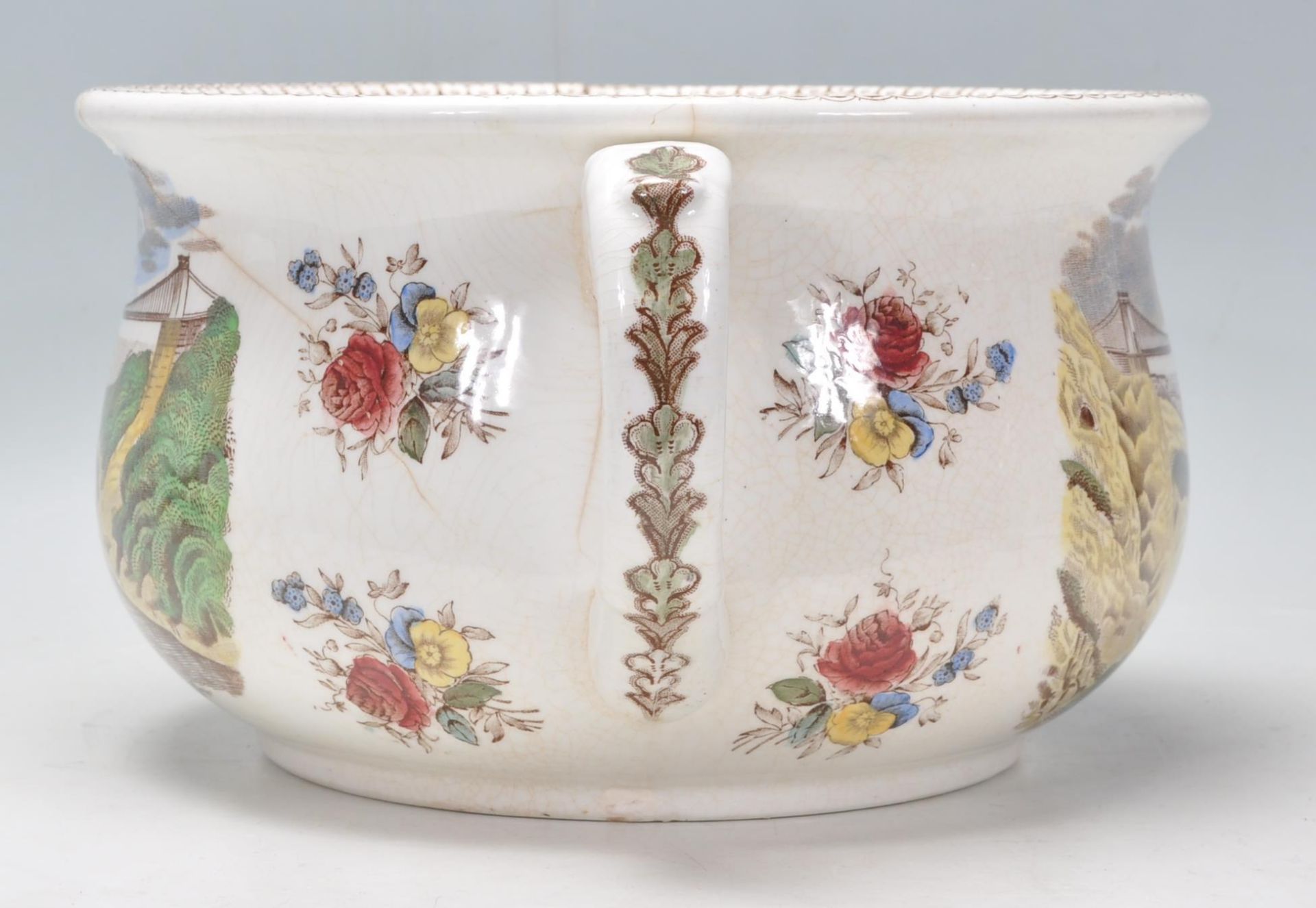 A 19th Century Victorian humorous pottery chamber pot. The interior decorated with two figures in - Bild 2 aus 7