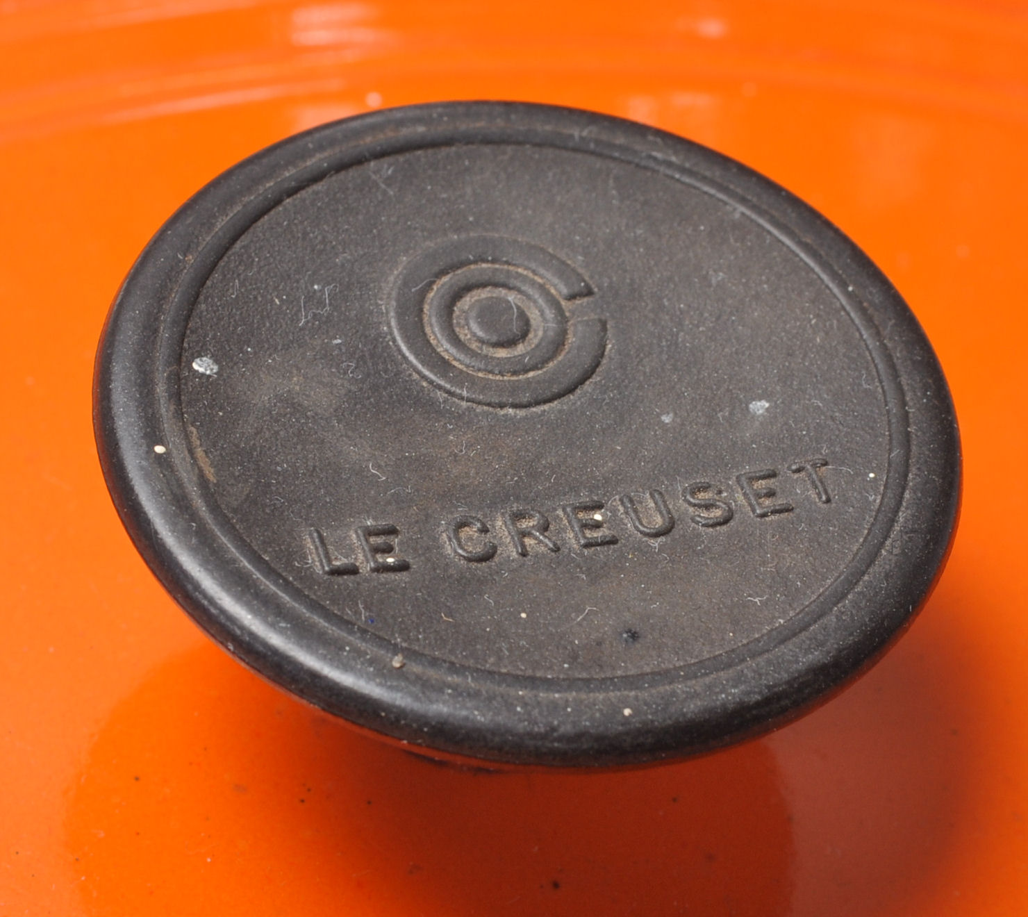 A  collection of vintage 20th century  kitchenalia to include a Le Creuset Belgian orange - Image 11 of 12