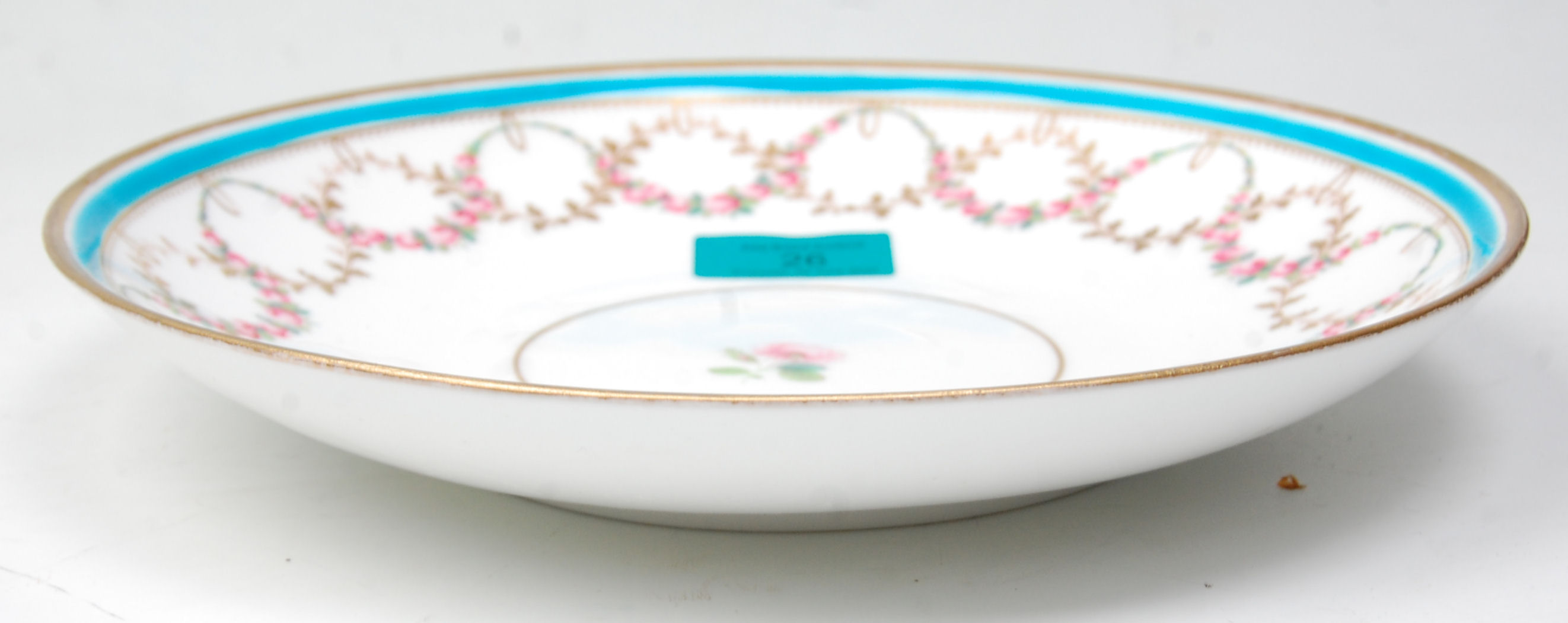 A pair of antique 19th Century Victorian Minton porcelain cabinet plates having painted with rose - Image 6 of 10
