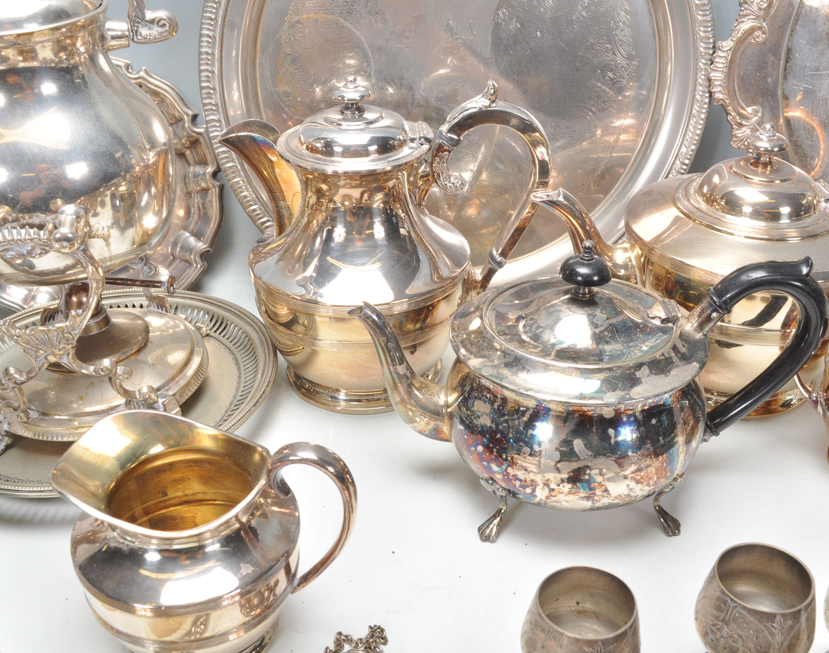 A large collection of silver plated wares to include coffee pot, teapot, condiments, dressing - Image 6 of 9