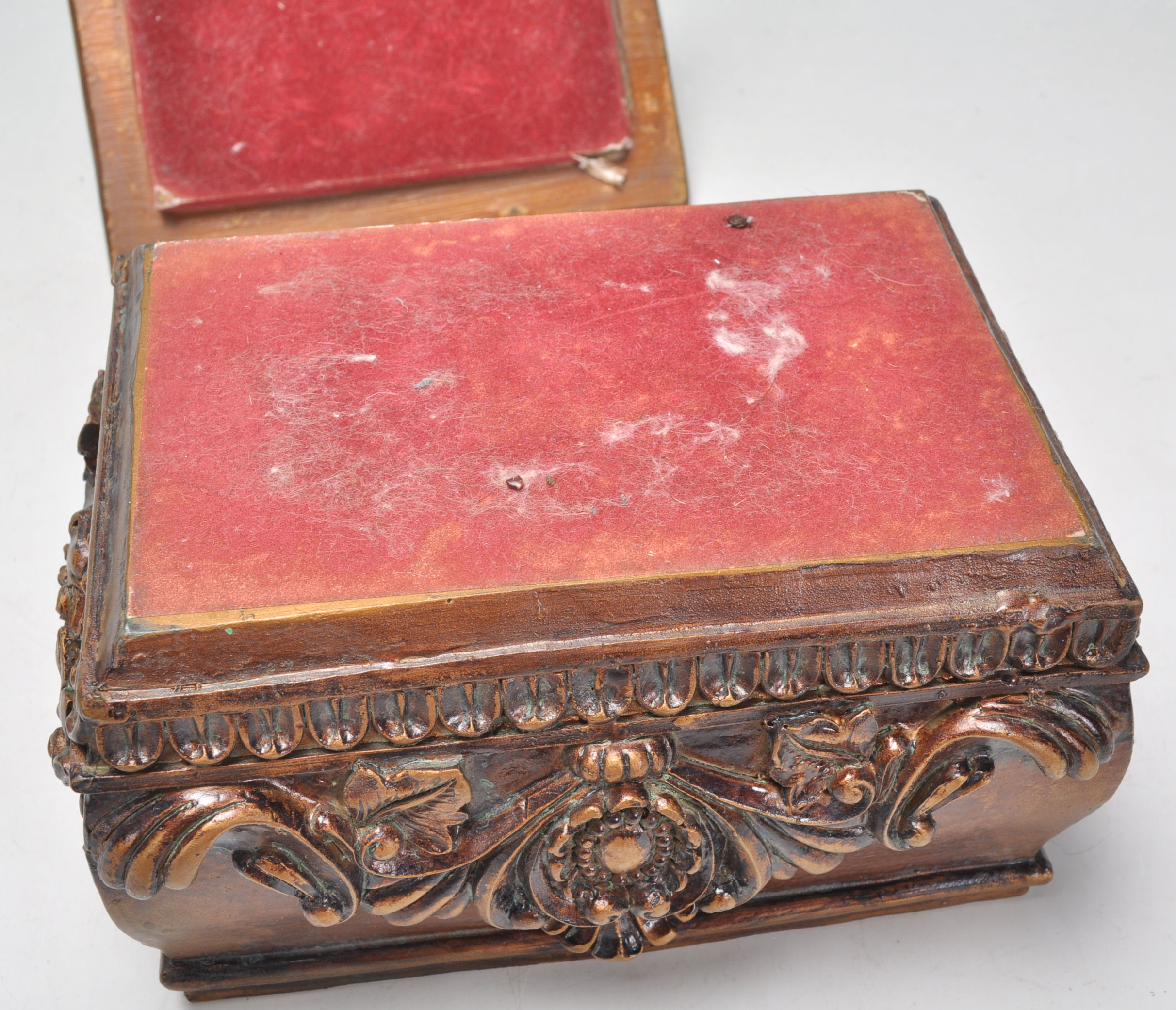 A unusual terracotta jewellery / trinket box havin - Image 8 of 8