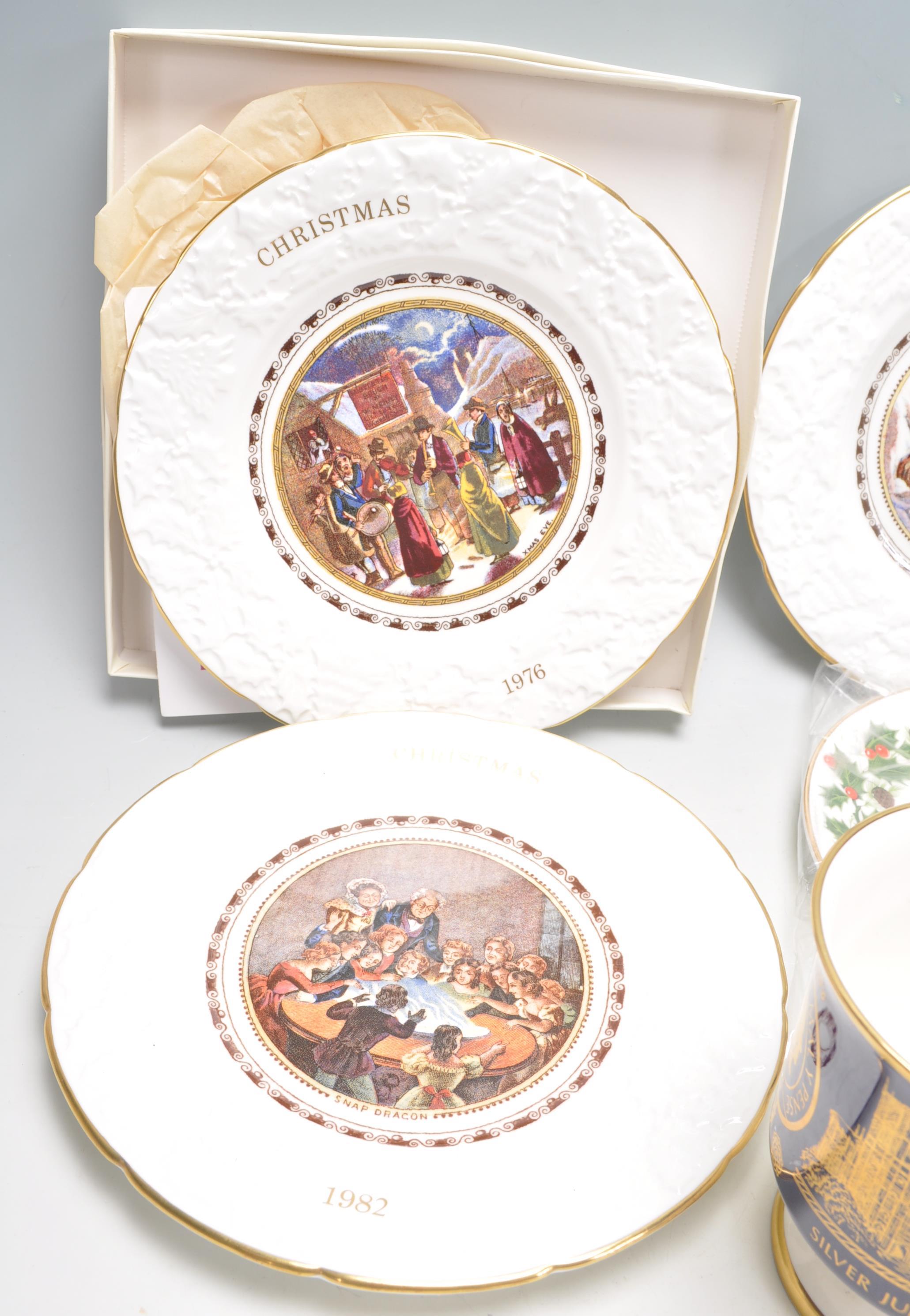 A collection of Coalport & Royal Doulton commemorative and series ware goblets / vases to include - Image 2 of 12