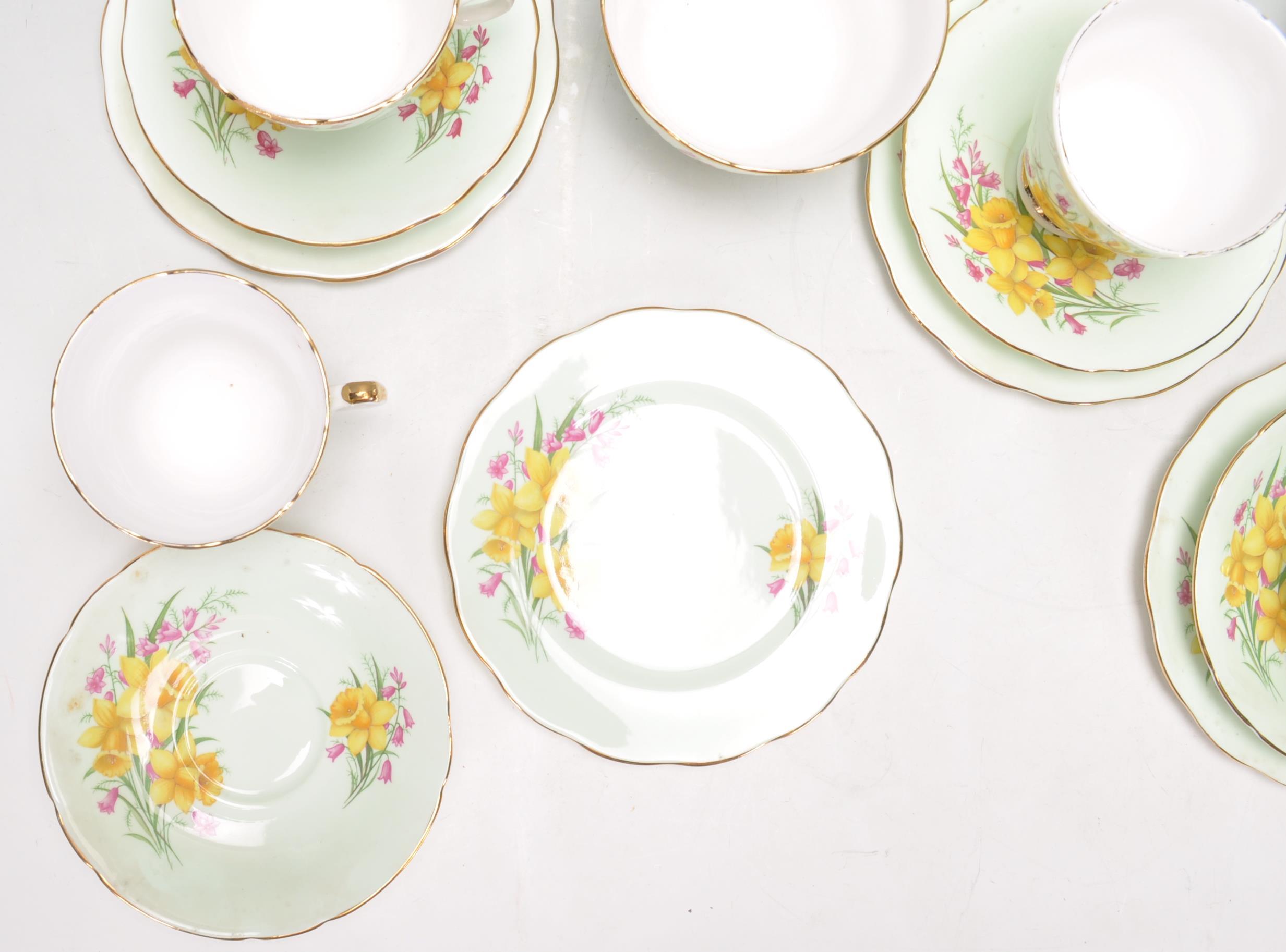 An early 20th century porcelain chintz pattern by Imperial China. The set to include green ground - Image 9 of 13
