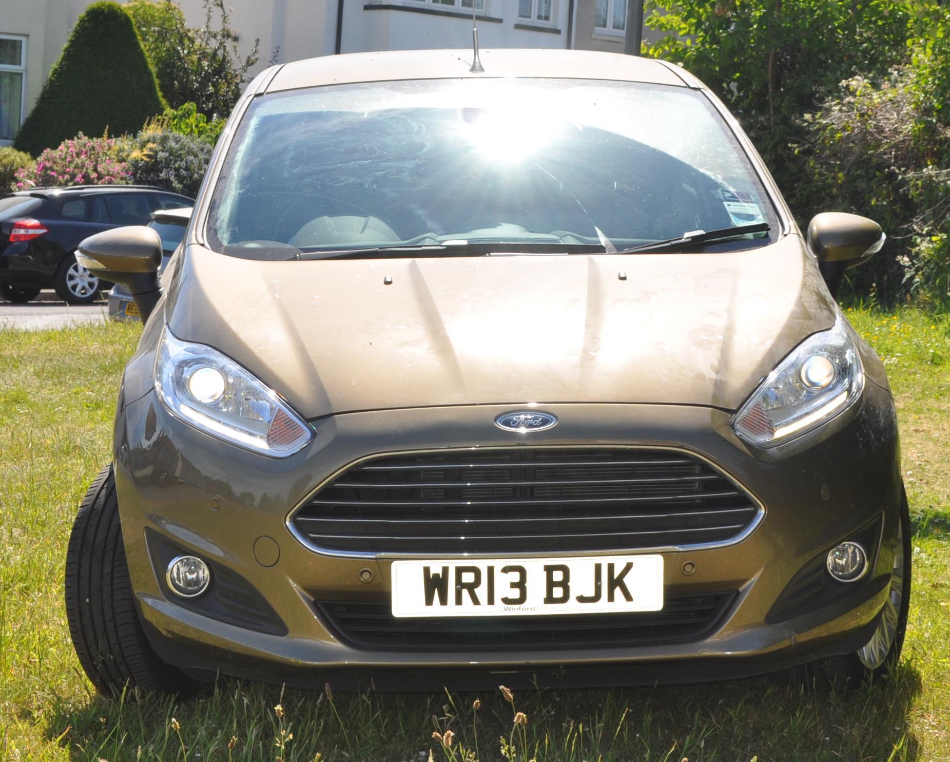 WR13 BJK - Ford Fiesta - Automatic - A 2013 Ford Fiesta in metallic gold, 1596cc, Titanium, petrol - Image 2 of 61