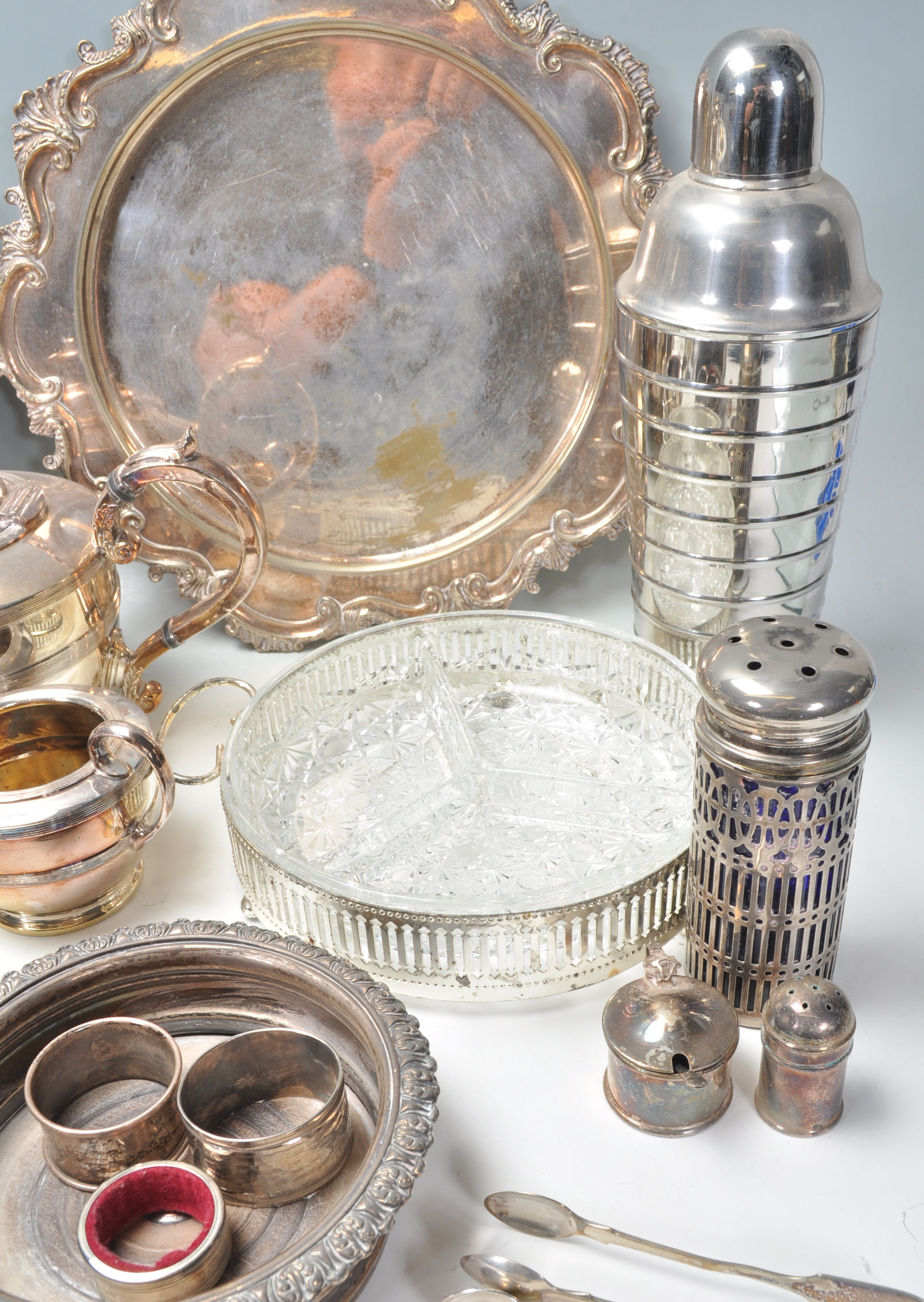 A large collection of silver plated wares to include coffee pot, teapot, condiments, dressing - Image 9 of 9