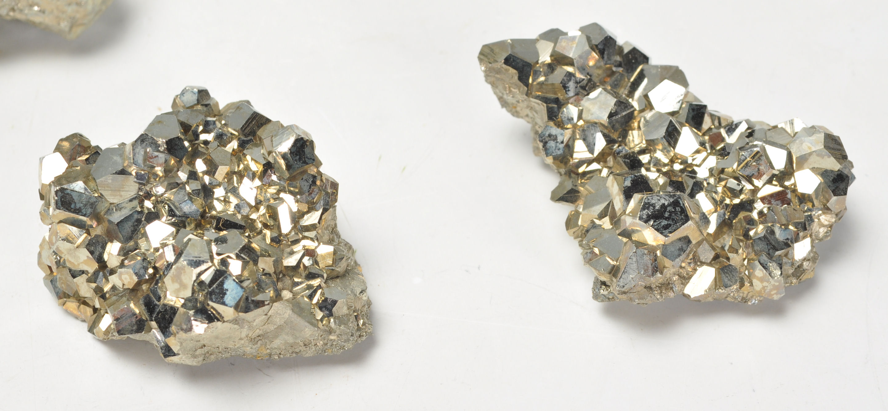 A large collection of pyrite crystal cube clusters / fools gold / rock / fossils / minerals - Image 2 of 8