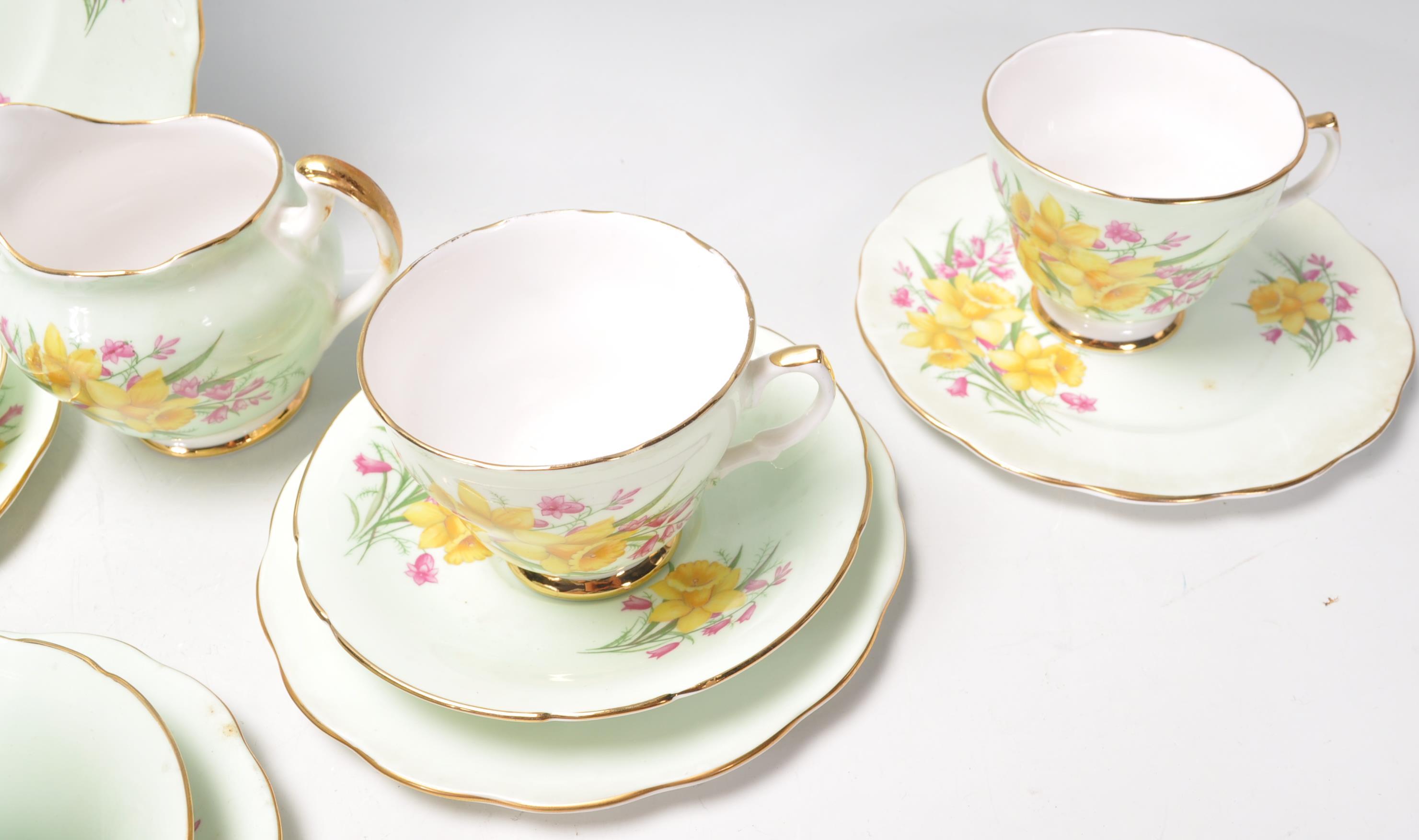 An early 20th century porcelain chintz pattern by Imperial China. The set to include green ground - Image 6 of 13