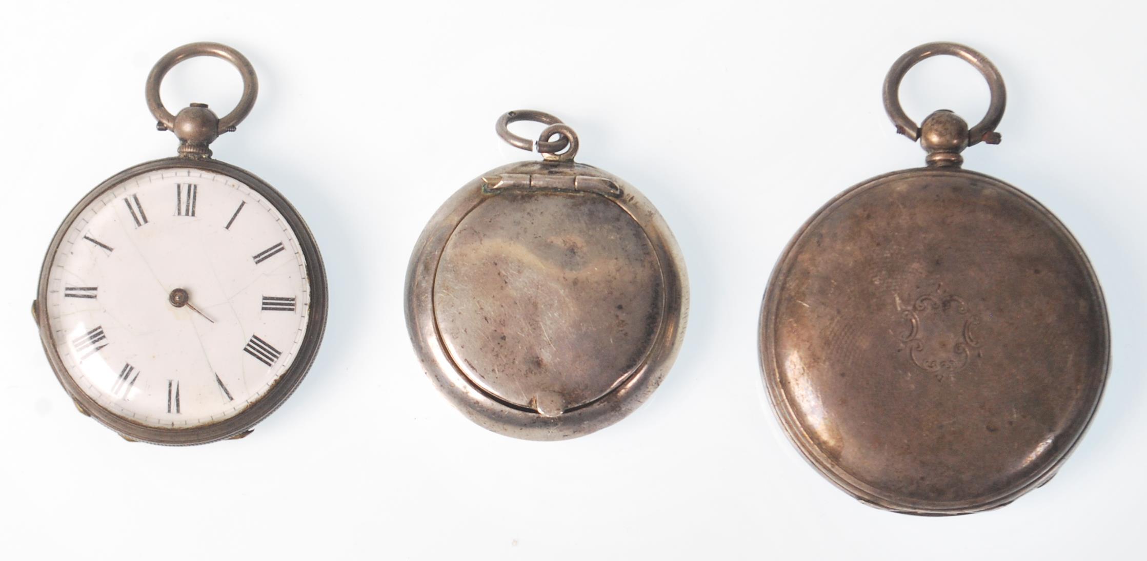 An early 20th Century Edwardian pocket fob watch having a white enamelled face with roman numerals