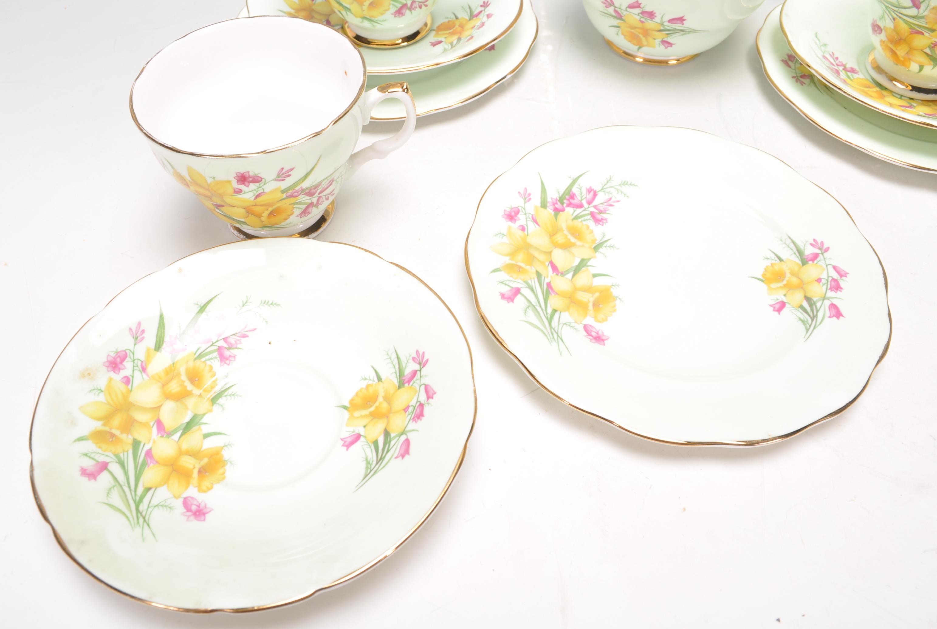 An early 20th century porcelain chintz pattern by Imperial China. The set to include green ground - Image 10 of 13