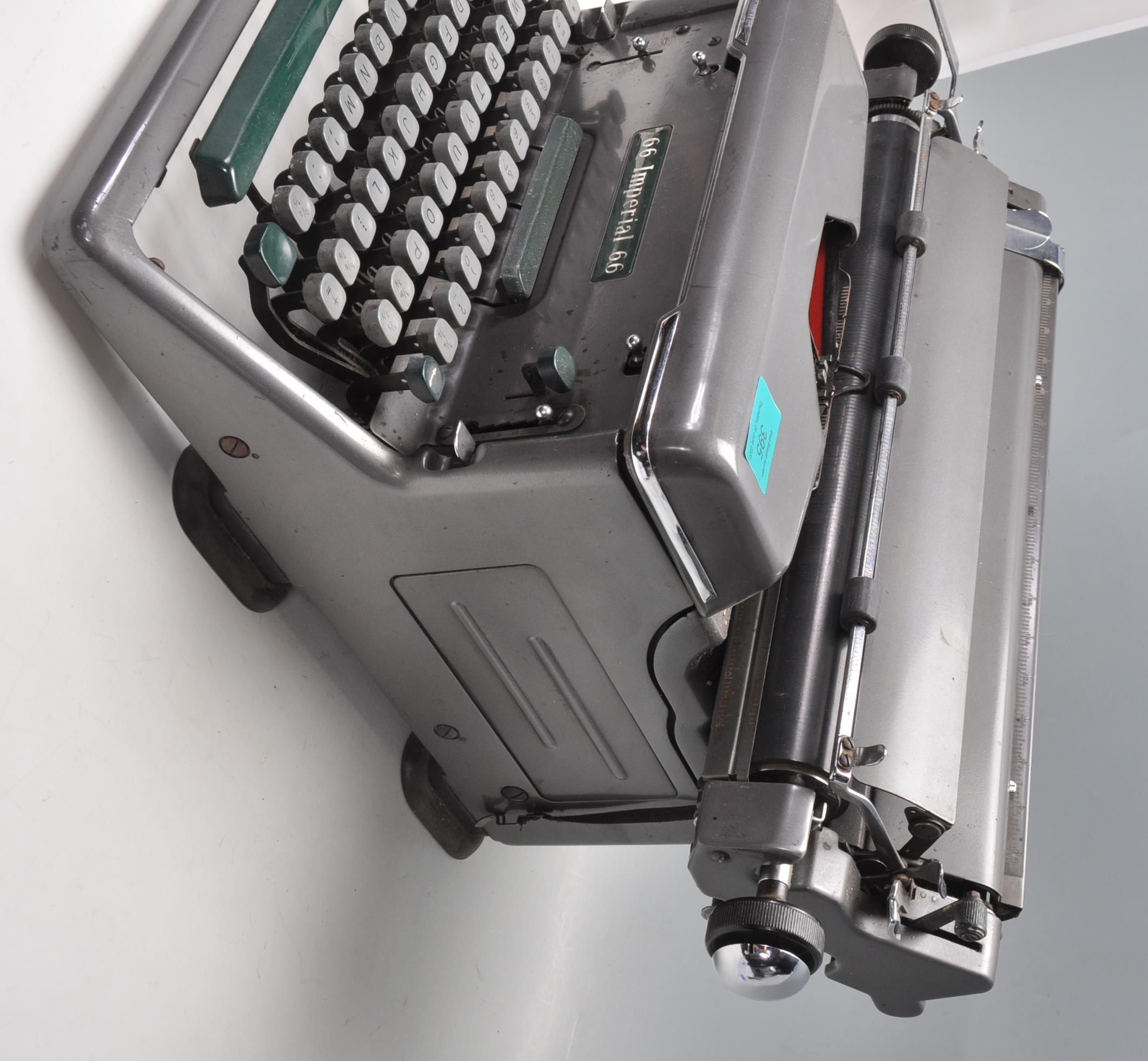 An early 20th Century vintage industrial manual typewriter by Imperial, having an A3 roller and - Image 6 of 6