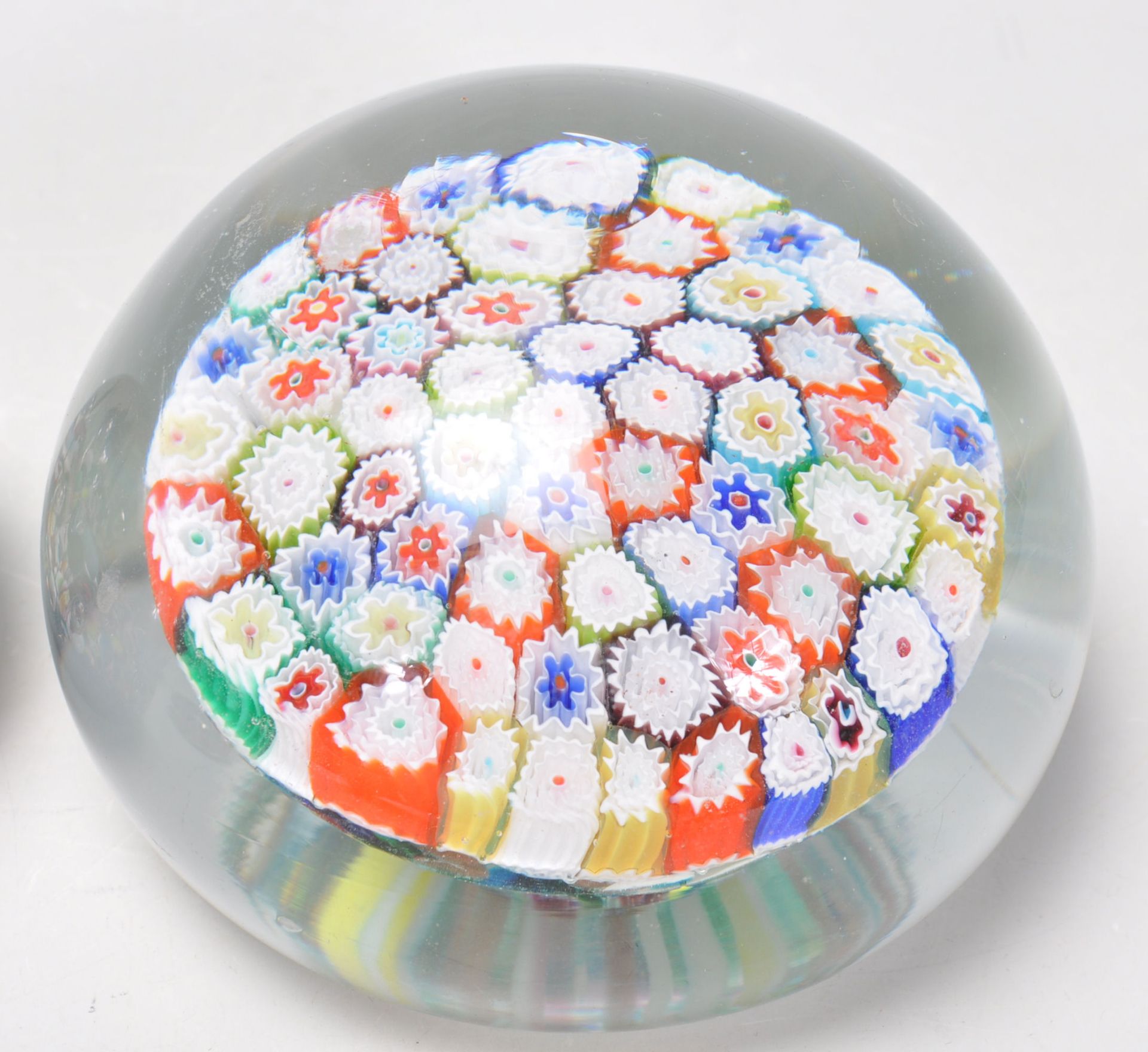 A group of five glass paperweights to include millefiori and bubble examples, one bearing original - Bild 2 aus 6