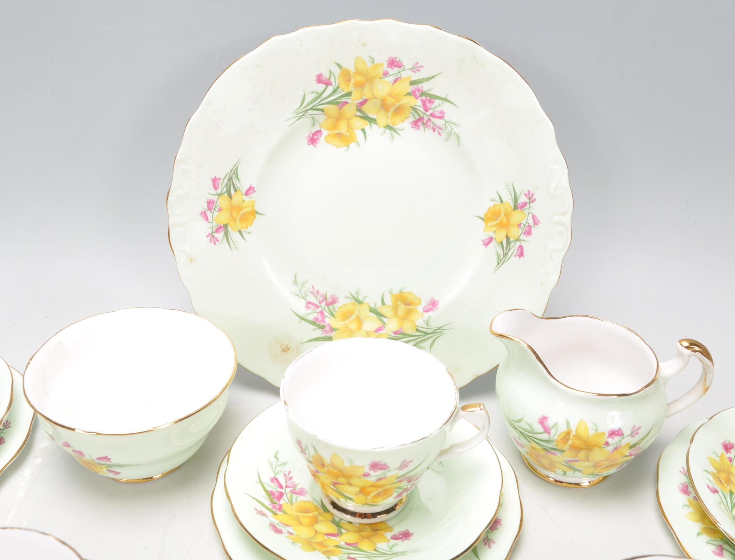 An early 20th century porcelain chintz pattern by Imperial China. The set to include green ground - Image 7 of 13
