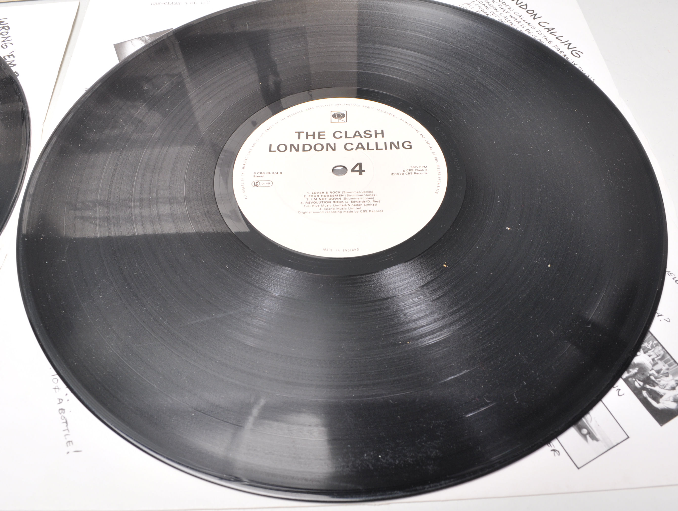 A double vinyl long play LP record album by The Clash – London Calling – Original CBS 1st U.K. Press - Image 6 of 6