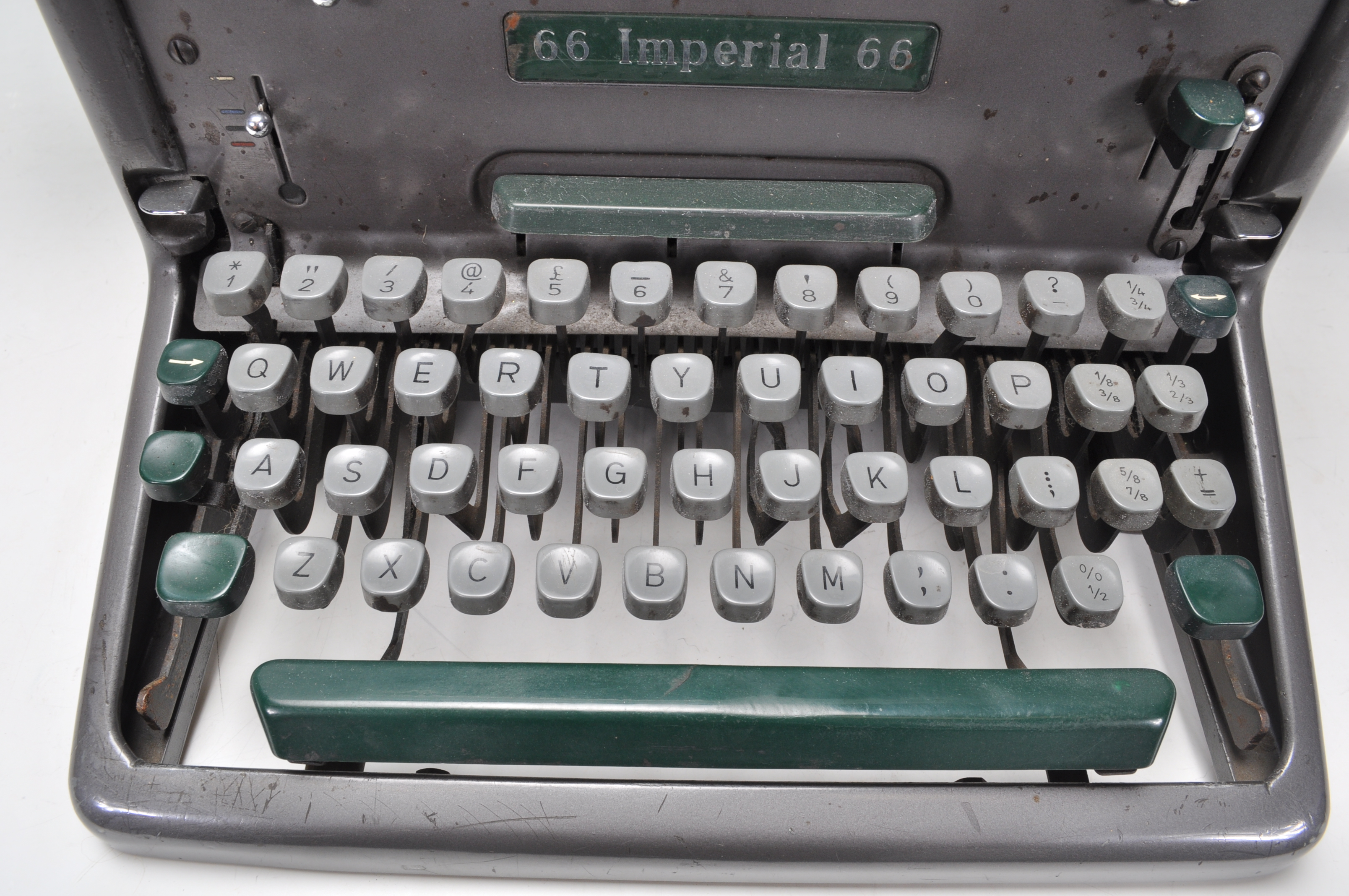 An early 20th Century vintage industrial manual typewriter by Imperial, having an A3 roller and - Image 2 of 6