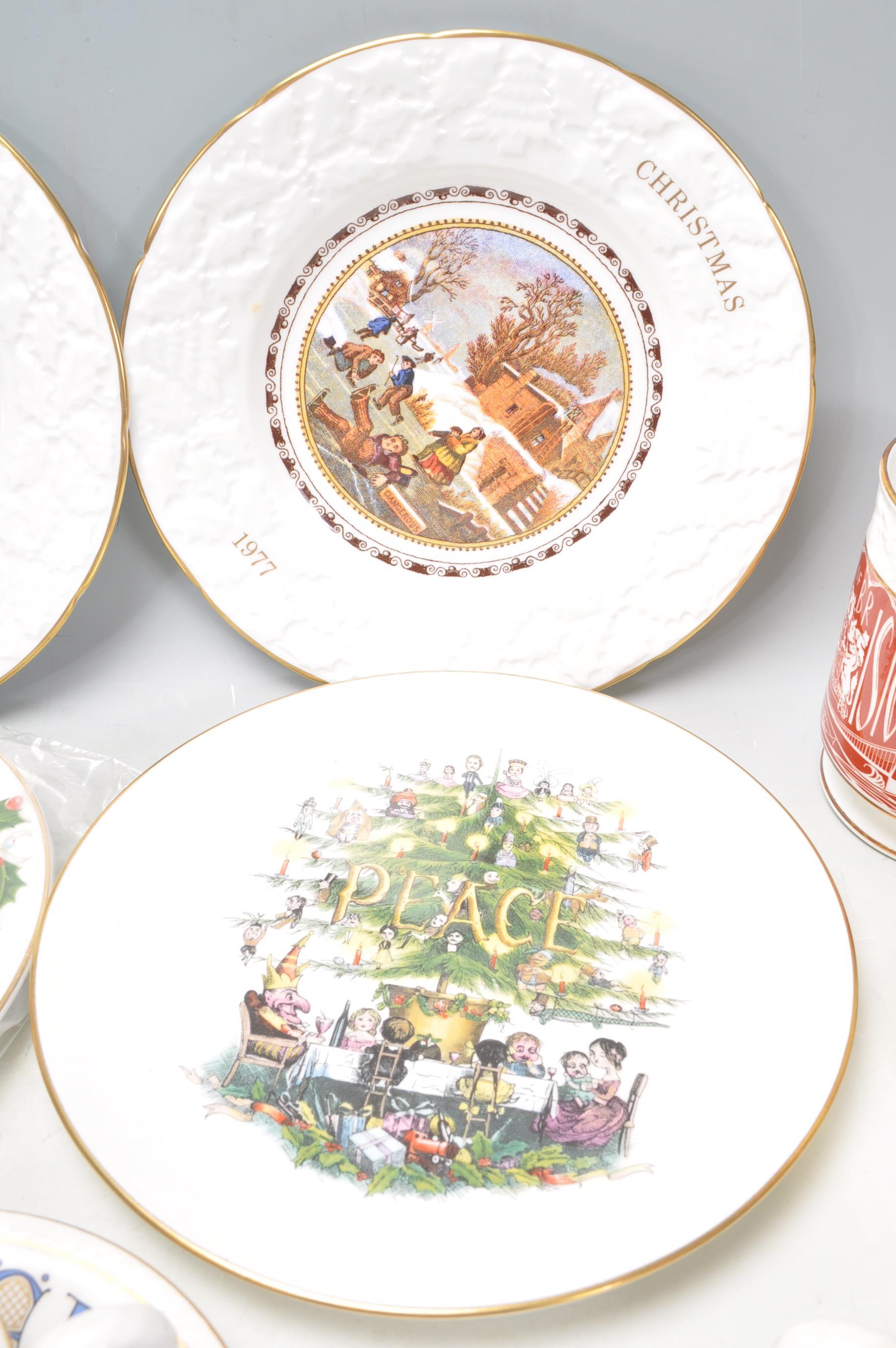 A collection of Coalport & Royal Doulton commemorative and series ware goblets / vases to include - Image 4 of 12