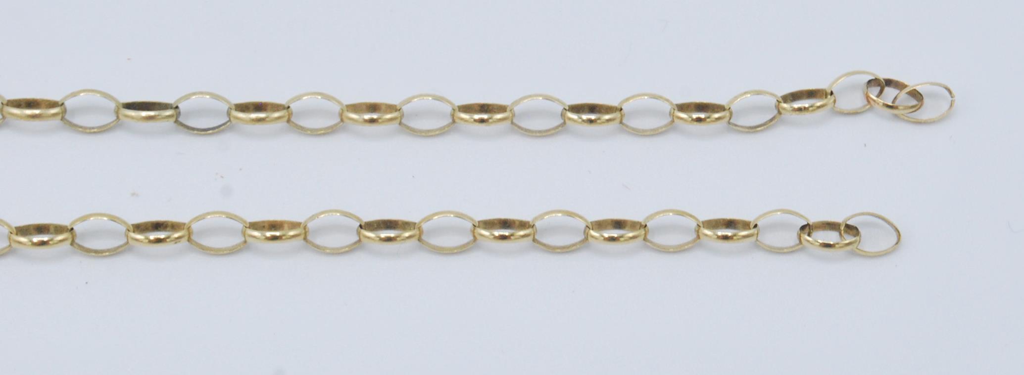 A hallmarked 9ct yellow gold open link chain necklace having a lobster claw clasp. Just needs re- - Image 4 of 5