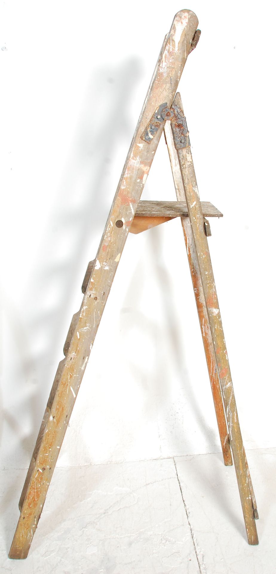 A pair of vintage ladders with one set having graduating steeps and the other straight. 185cm x - Bild 4 aus 6