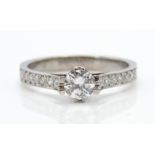 An 18ct white gold and diamond ring estimated diam