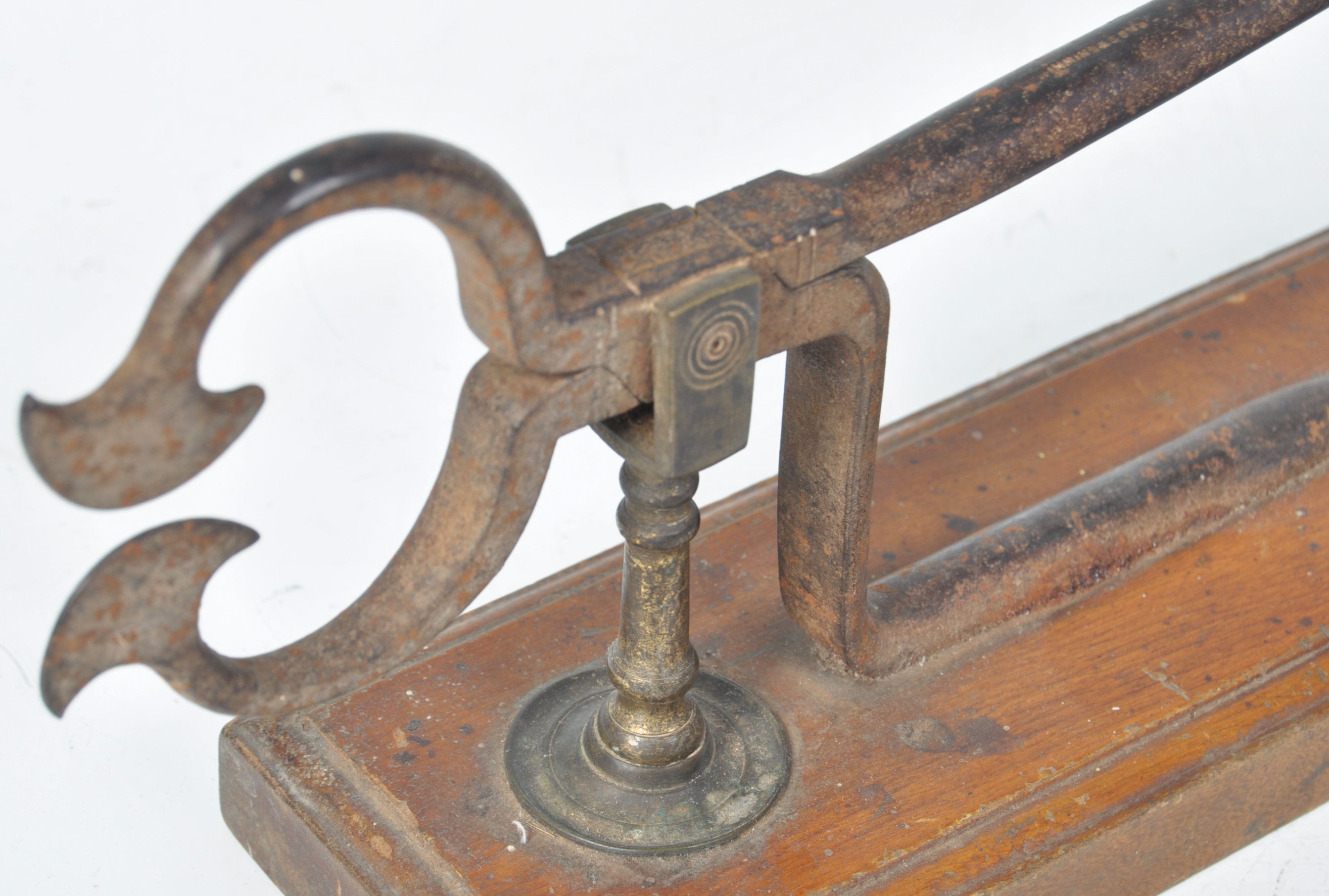 19TH CENTURY ANTIQUE VICTORIAN SUGAR CUTTER - Image 2 of 4