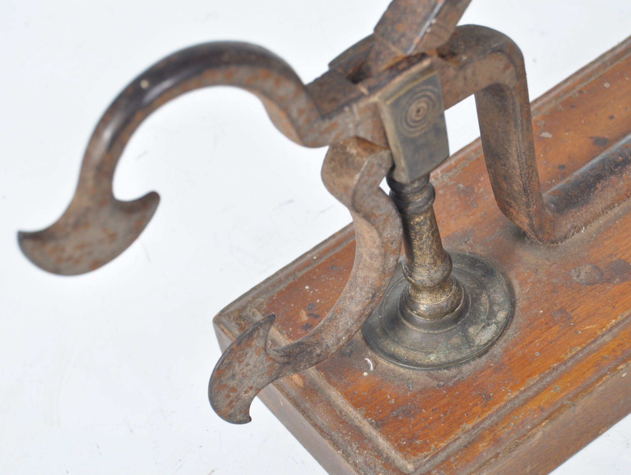 19TH CENTURY ANTIQUE VICTORIAN SUGAR CUTTER - Image 4 of 4