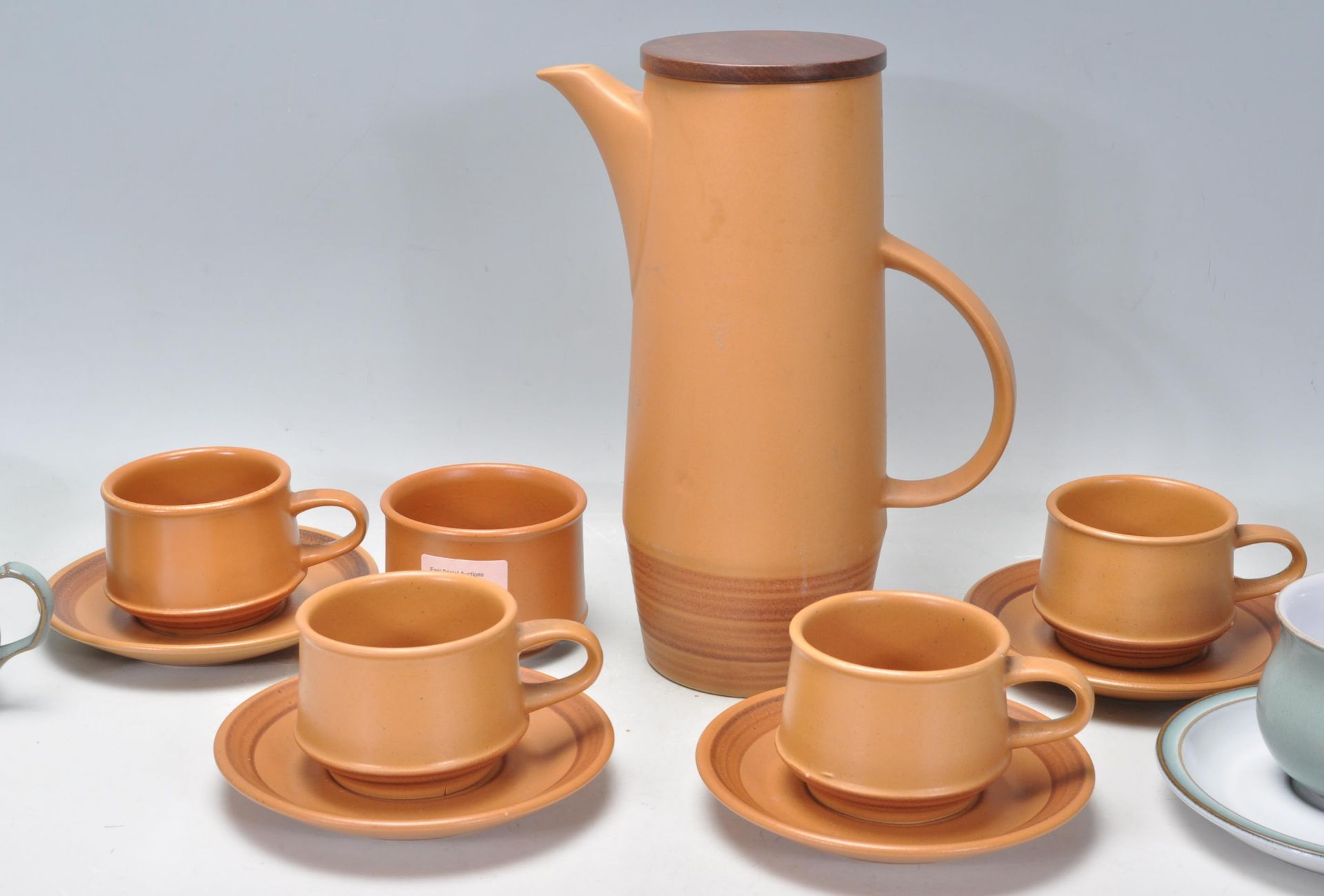 A vintage retro 20th Century Purbeck pottery coffee service consisting of four brown glazed coffee - Bild 3 aus 11