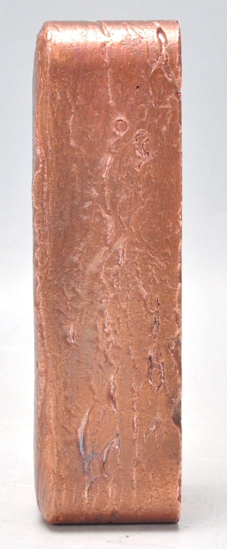 A copper bullion bar inscribed with " FINE COPPER .999 ONE KILO UK ". - Bild 2 aus 6