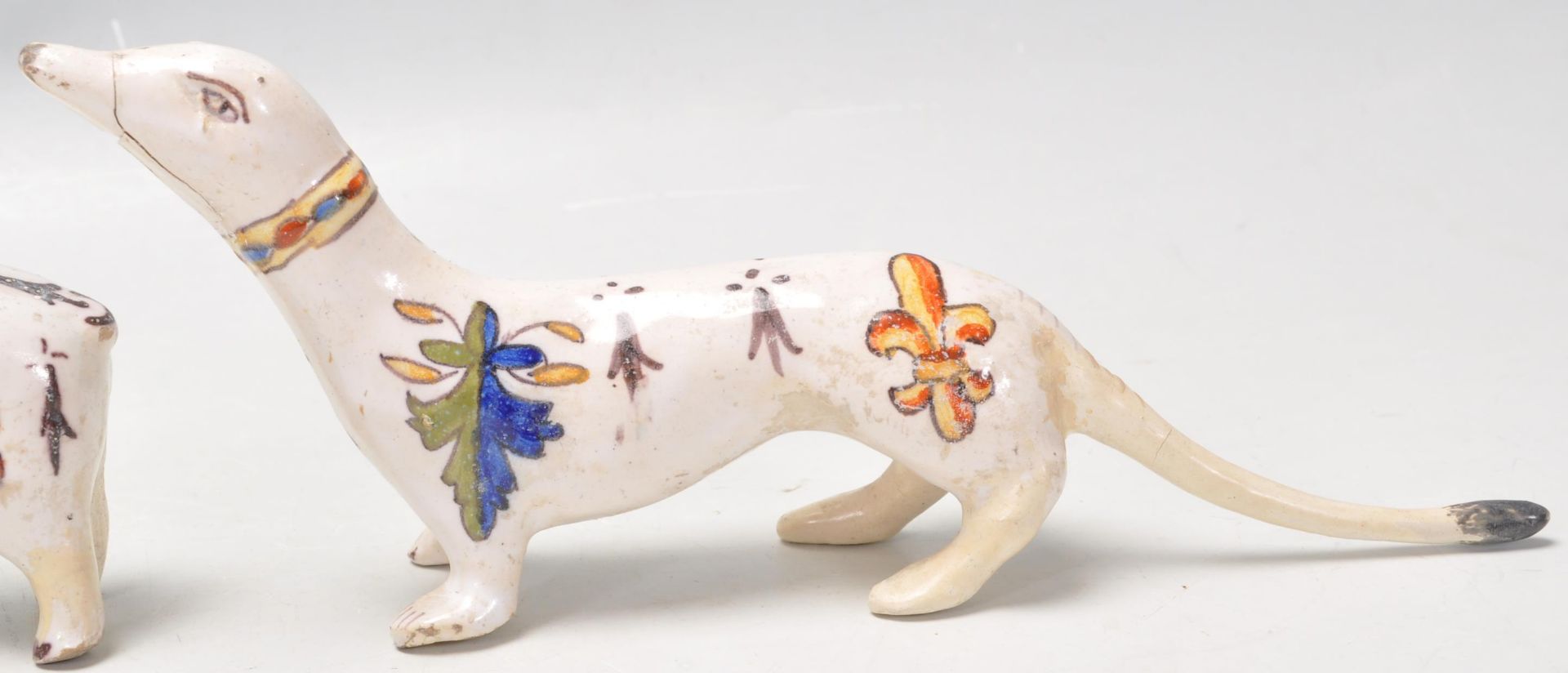 A group of four antique French quimper faience pottery animal figurines, each being hand painted - Bild 10 aus 14