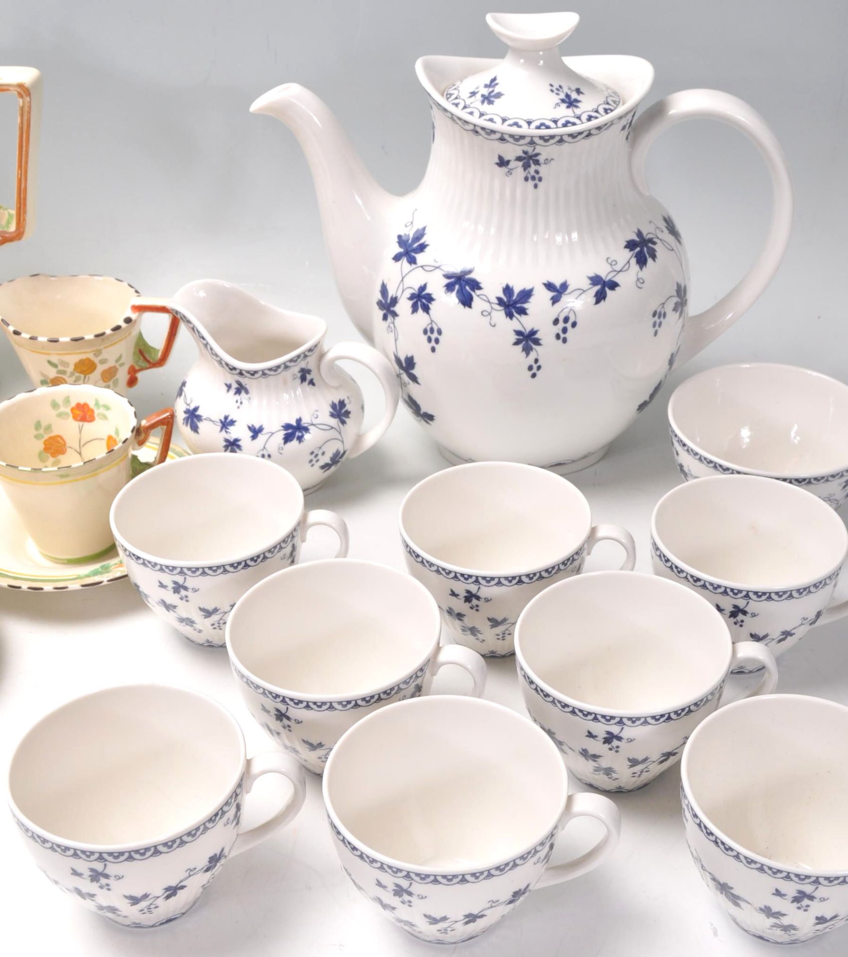 A collection of vintage bone china tea sets to include an Art Deco Burleigh ware tea set having - Bild 12 aus 15
