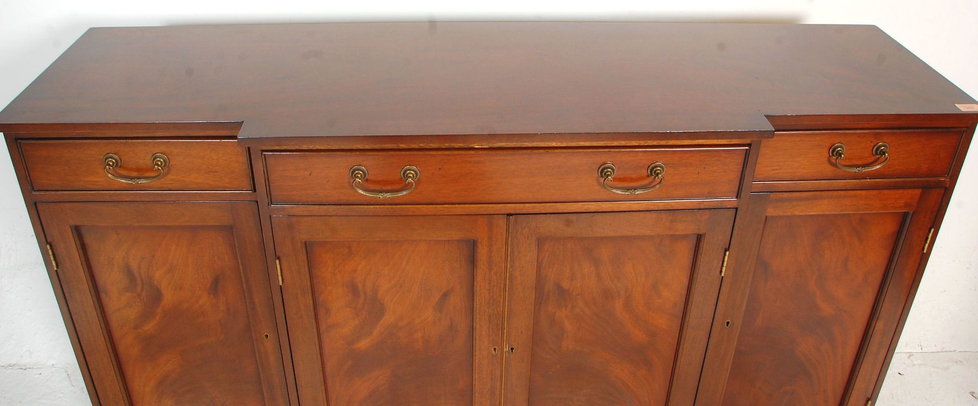 A Georgian revival small mahogany tallboy chest of drawers raised on bracket feet with a series of - Bild 9 aus 12