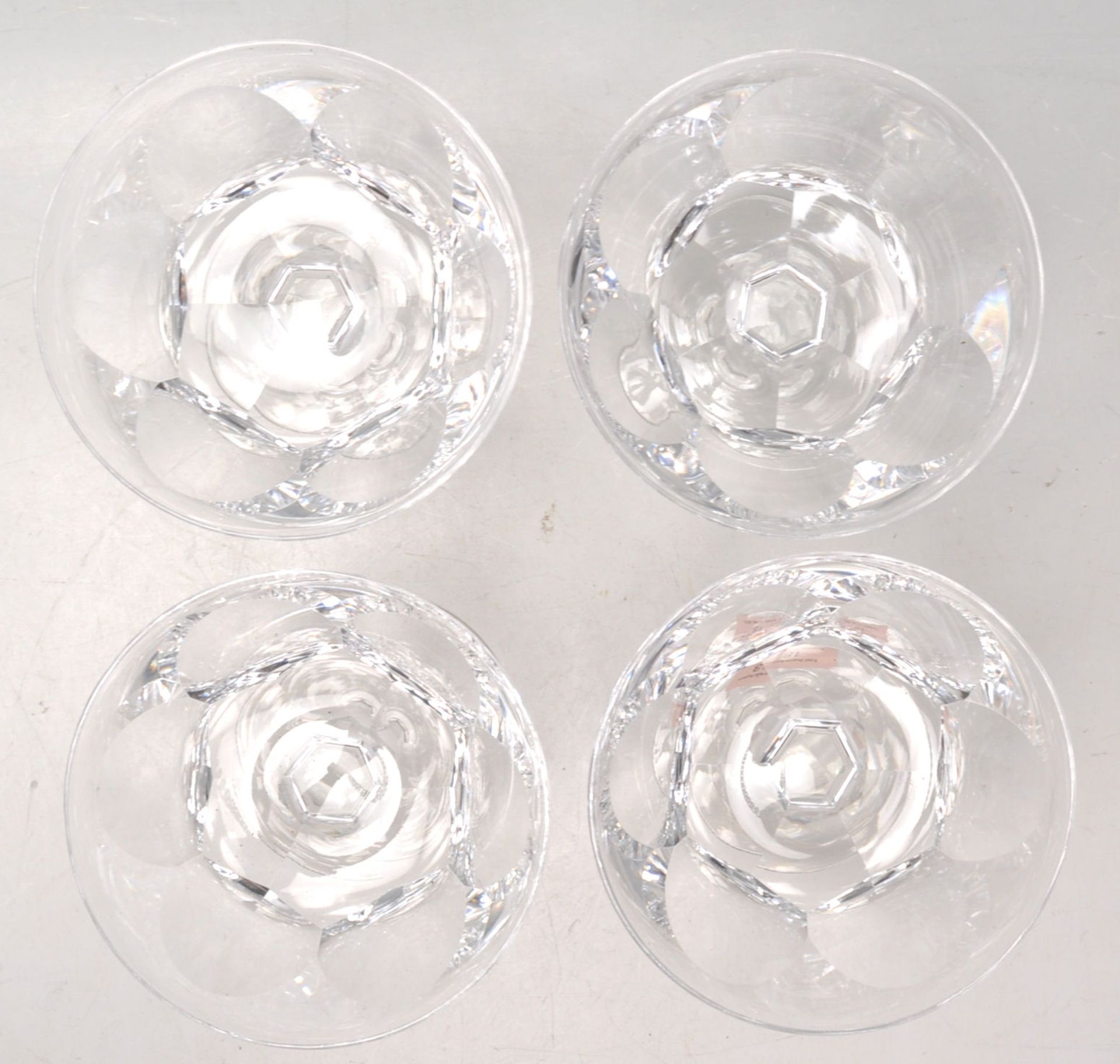 A set of four vintage Waterford crystal cut glass champagne / cocktail glasses having wide faceted - Bild 5 aus 5