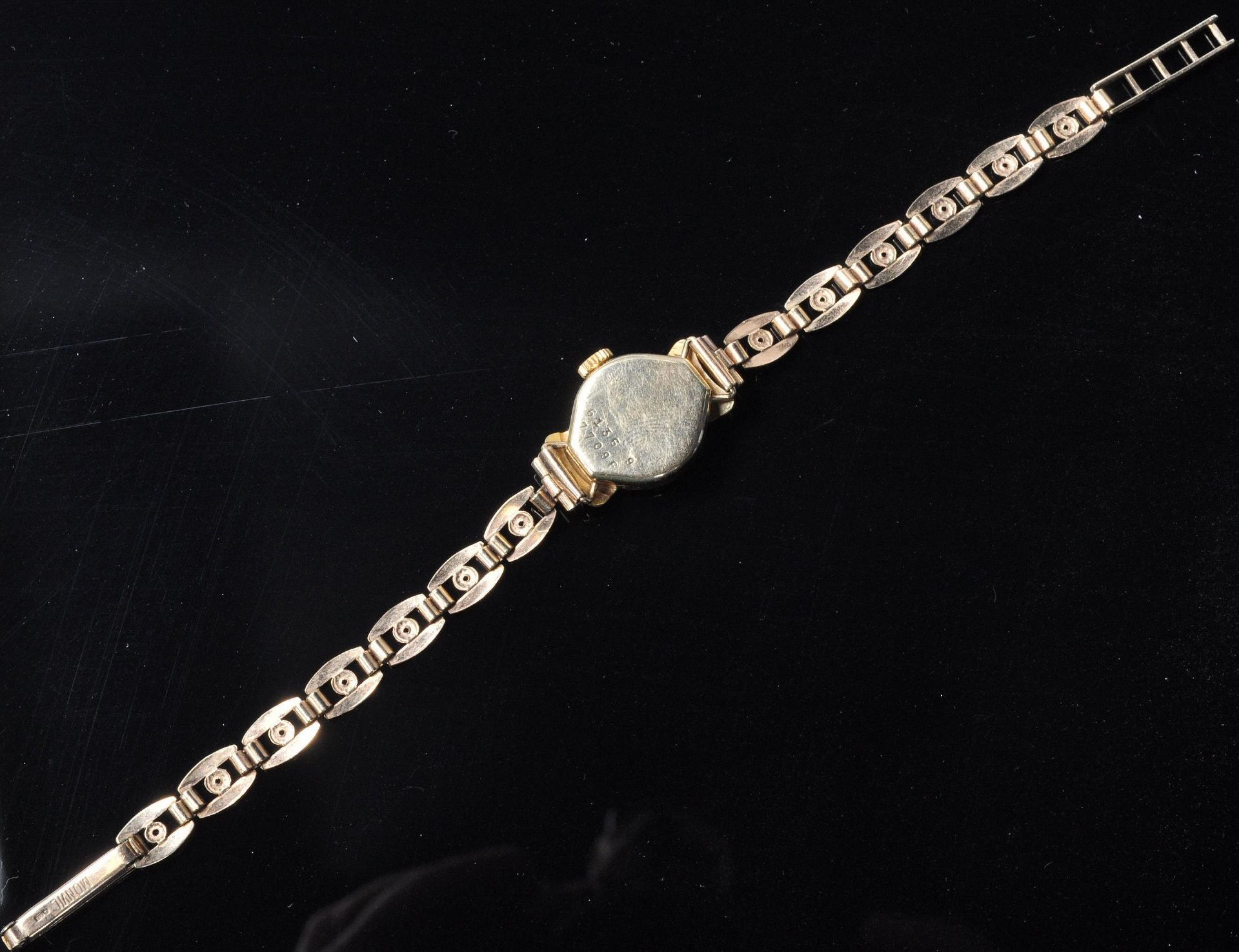 A vintage ladies 17 jewels Certina cocktail watch having a round face with gilt baton markings to - Bild 6 aus 9