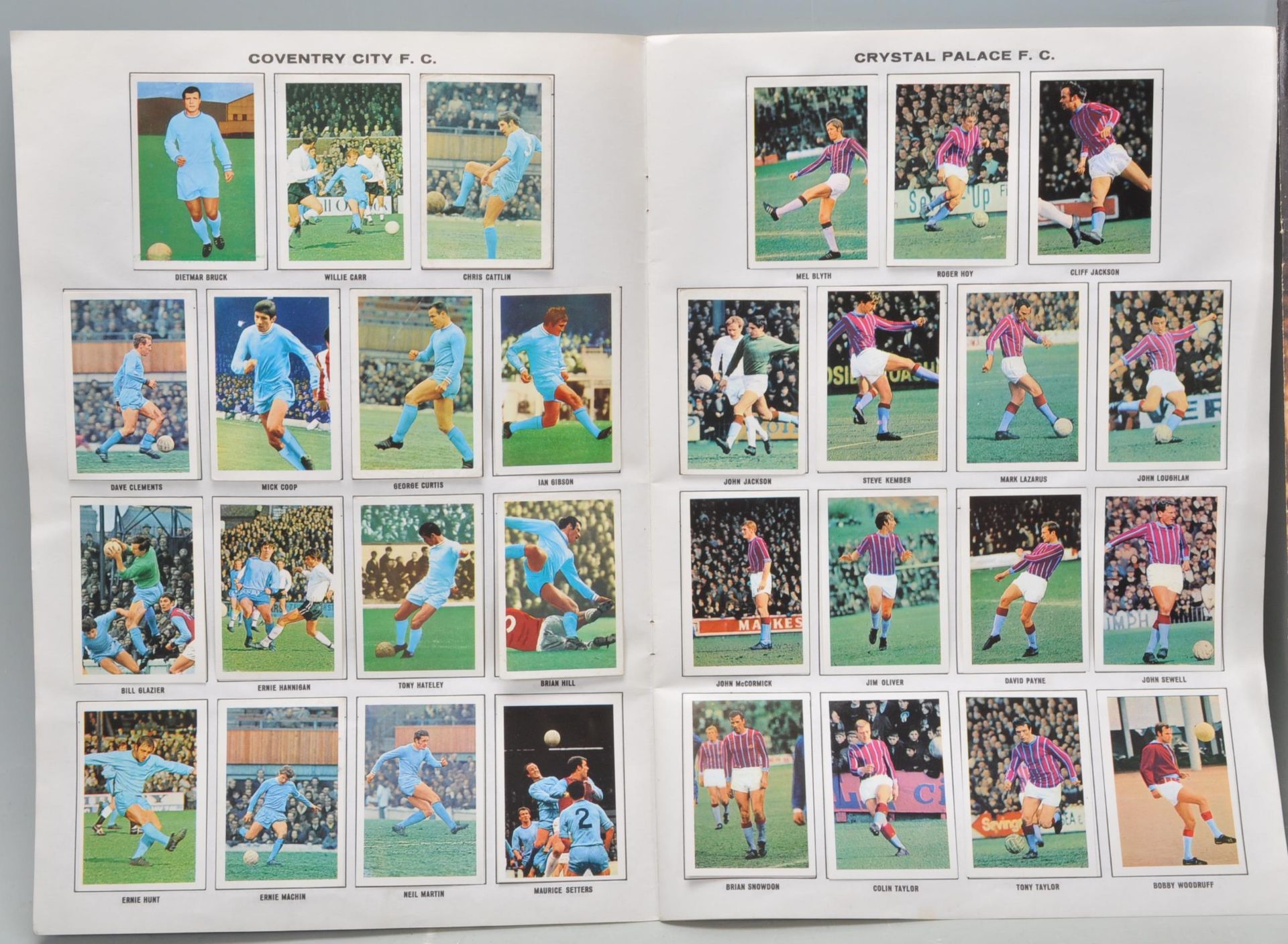 A group of three vintage football Soccer Stars sticker albums to include Gala Collection 1970/71, - Bild 17 aus 49