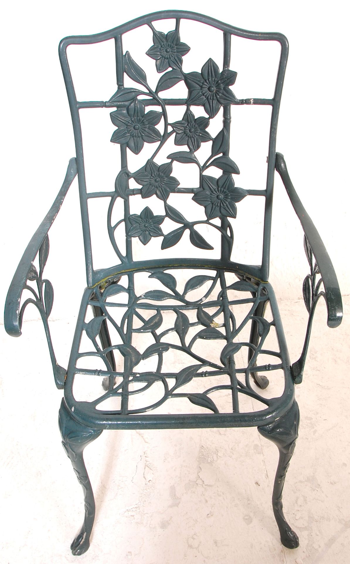 A good reproduction 19th century Coalbrookdale style revival cast metal garden table complete with - Image 6 of 10