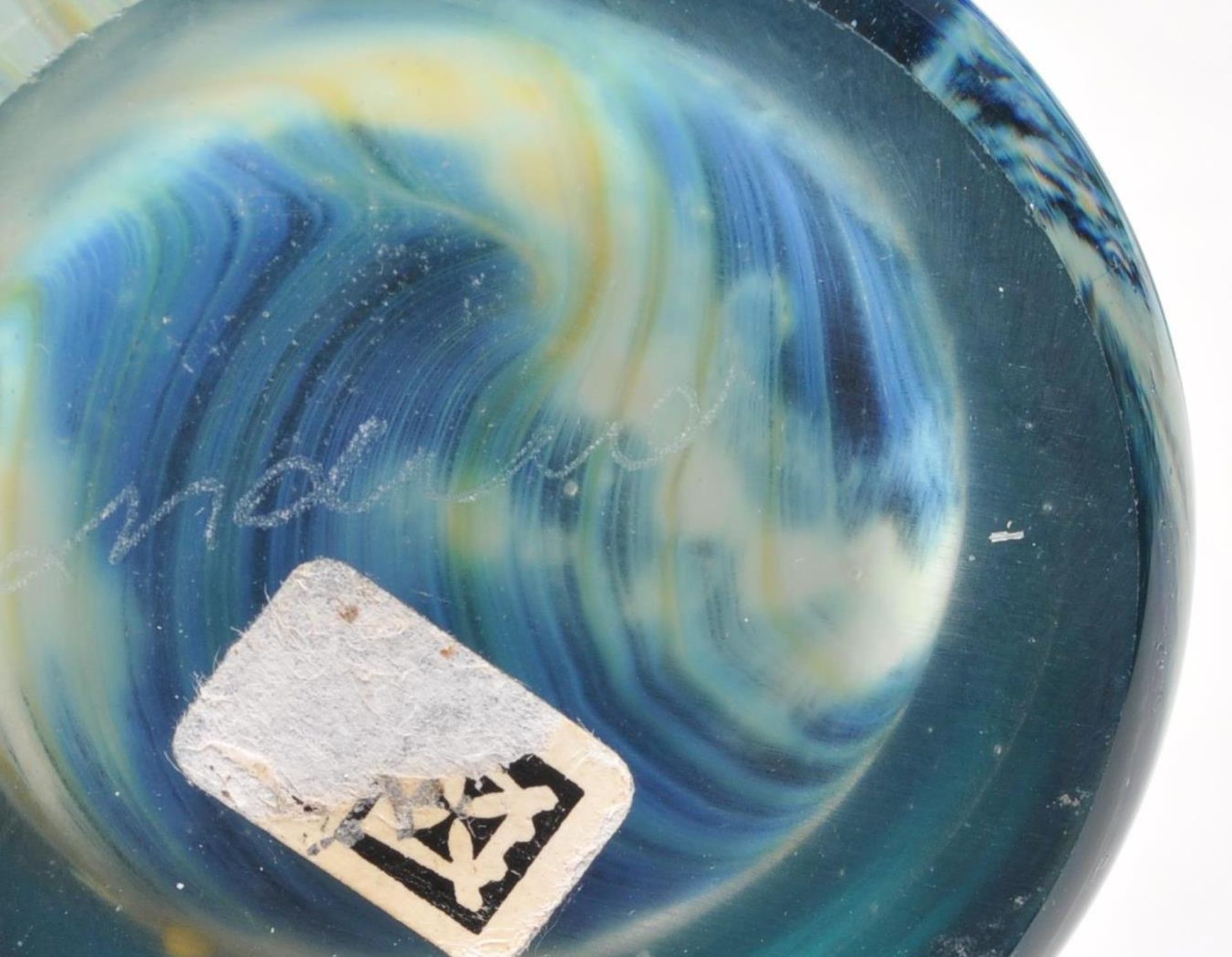 A Collection of retro vintage 20th Century studio art glass to include a Mdina blue swirl glass vase - Bild 5 aus 12