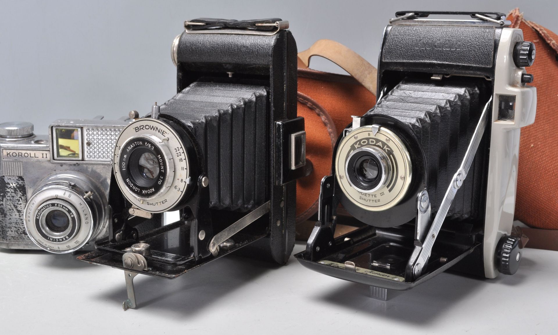 A collection of vintage film cameras to include an Ilford Sportsman, Halina Rolls, a Koroll II - Bild 5 aus 7