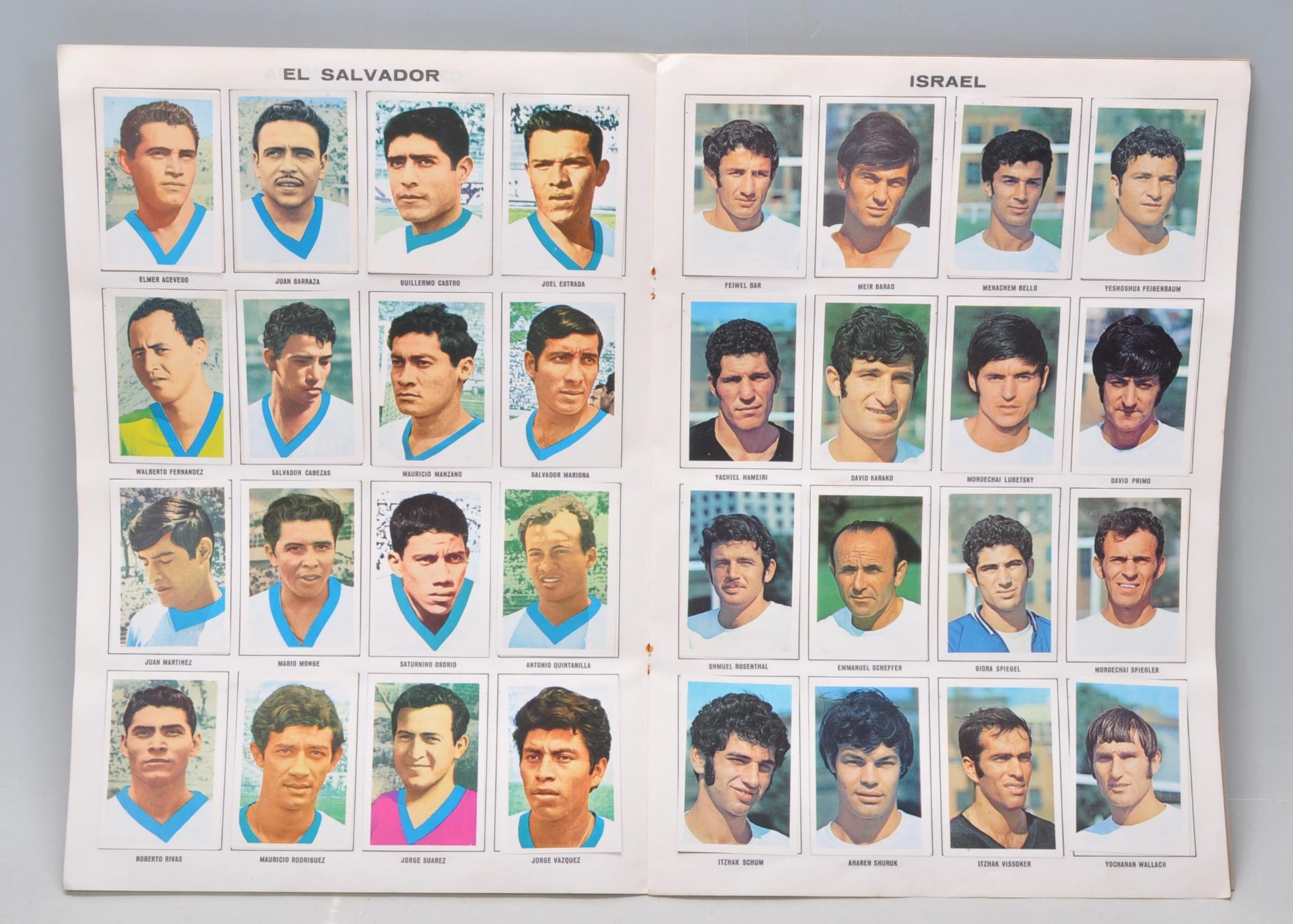 A good 1970's Mexico 70 world cup soccer football stars sticker album complete. Measures 34.5 cm - Bild 7 aus 12