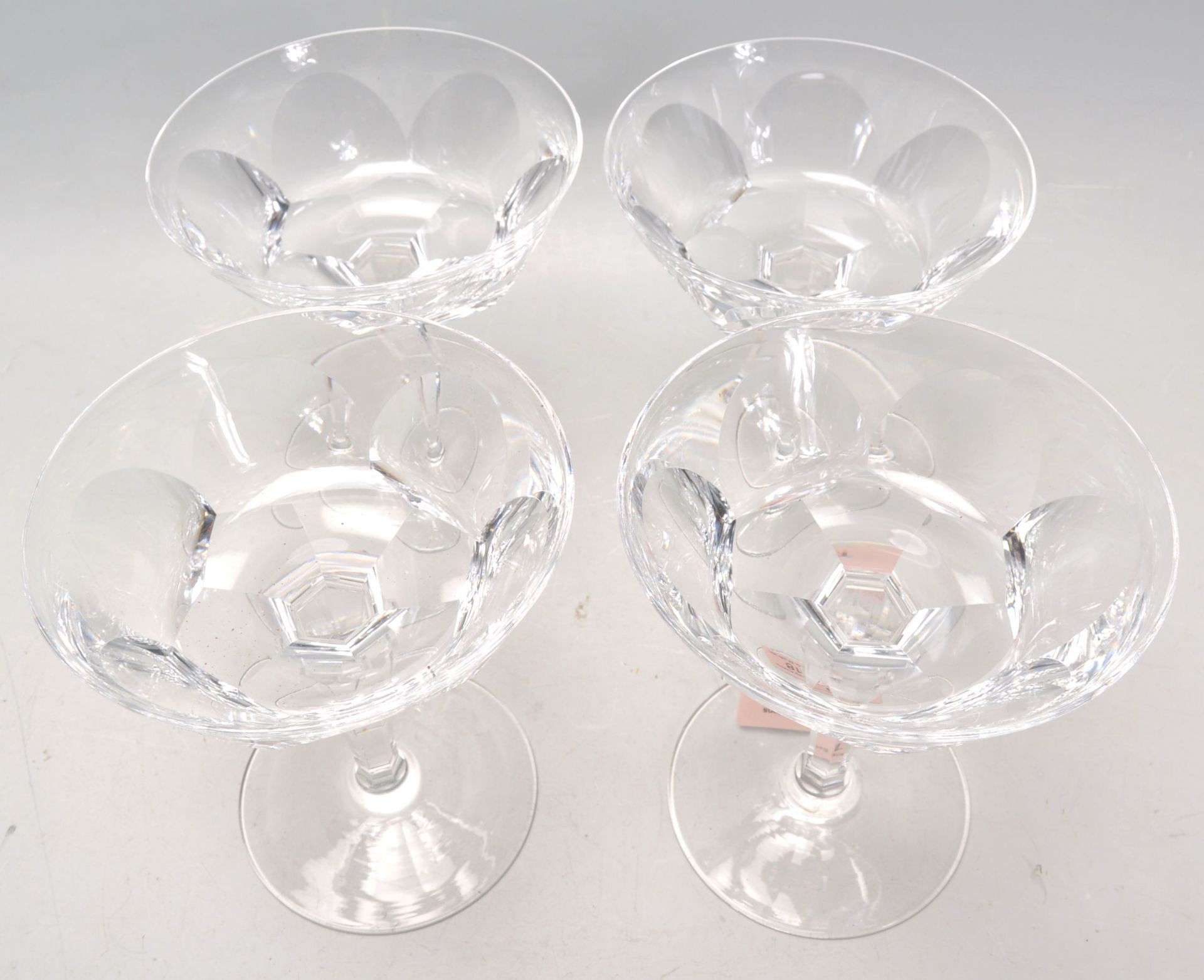 A set of four vintage Waterford crystal cut glass champagne / cocktail glasses having wide faceted - Bild 4 aus 5
