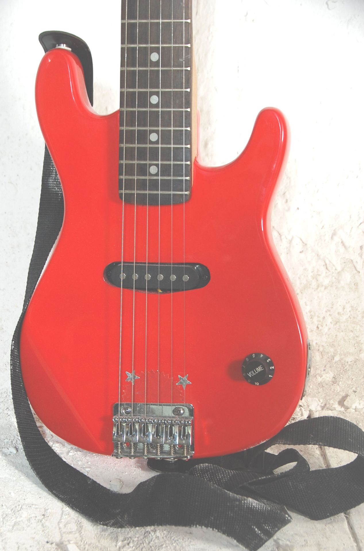 A children's Encore electric guitar having a black - Bild 5 aus 21