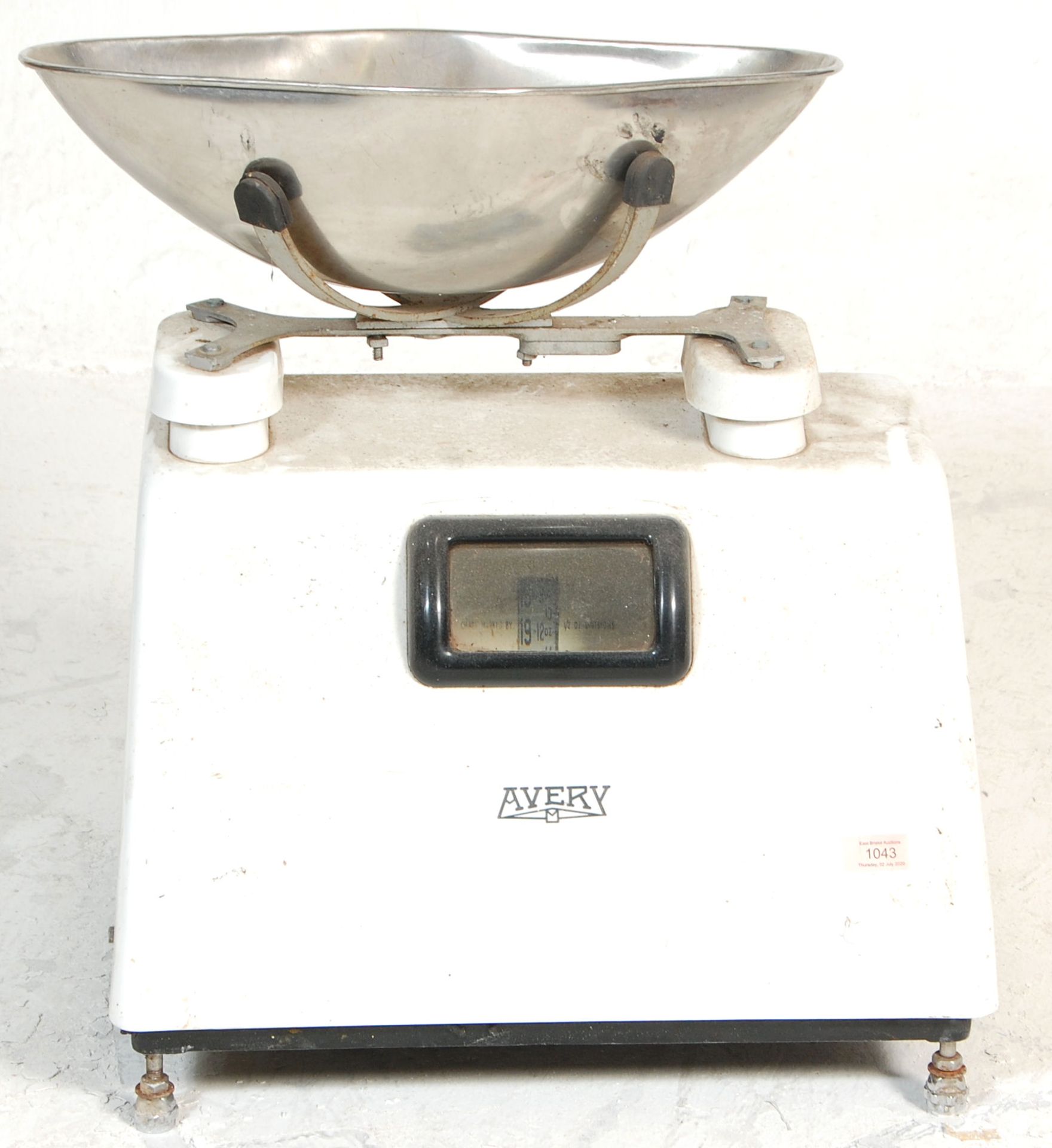 A large set of vintage retro Avery ' The Fort ' shop / confectioners scales, each sides having glass - Bild 3 aus 8