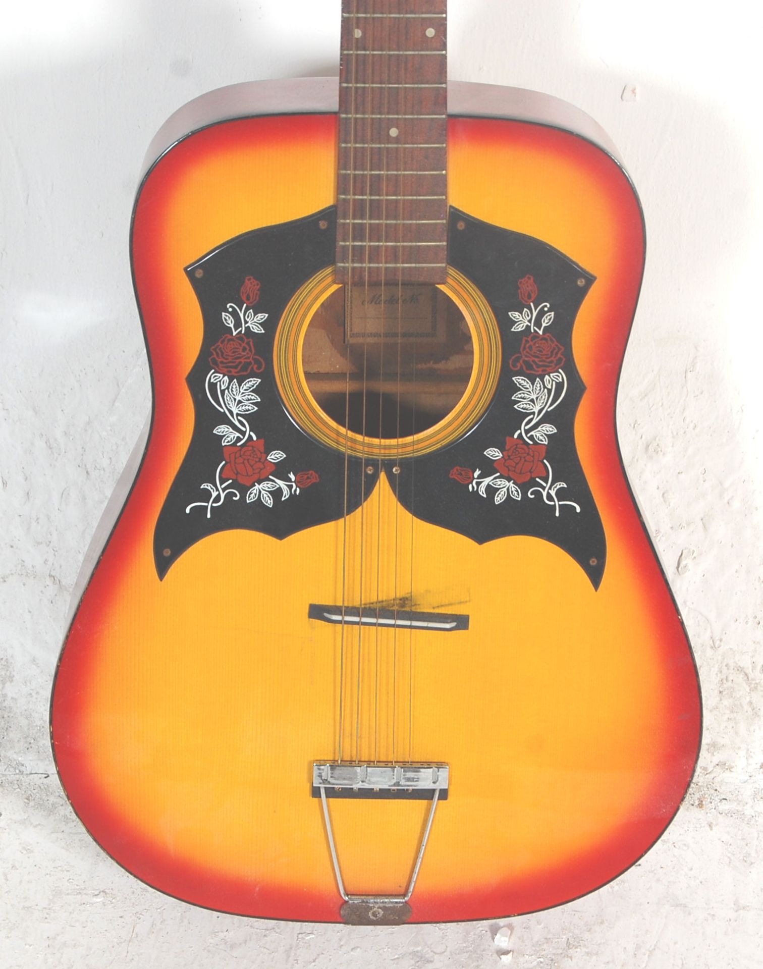 A vintage Korean made six string acoustic guitar having a sunburst finish body with dual scratch - Bild 2 aus 7