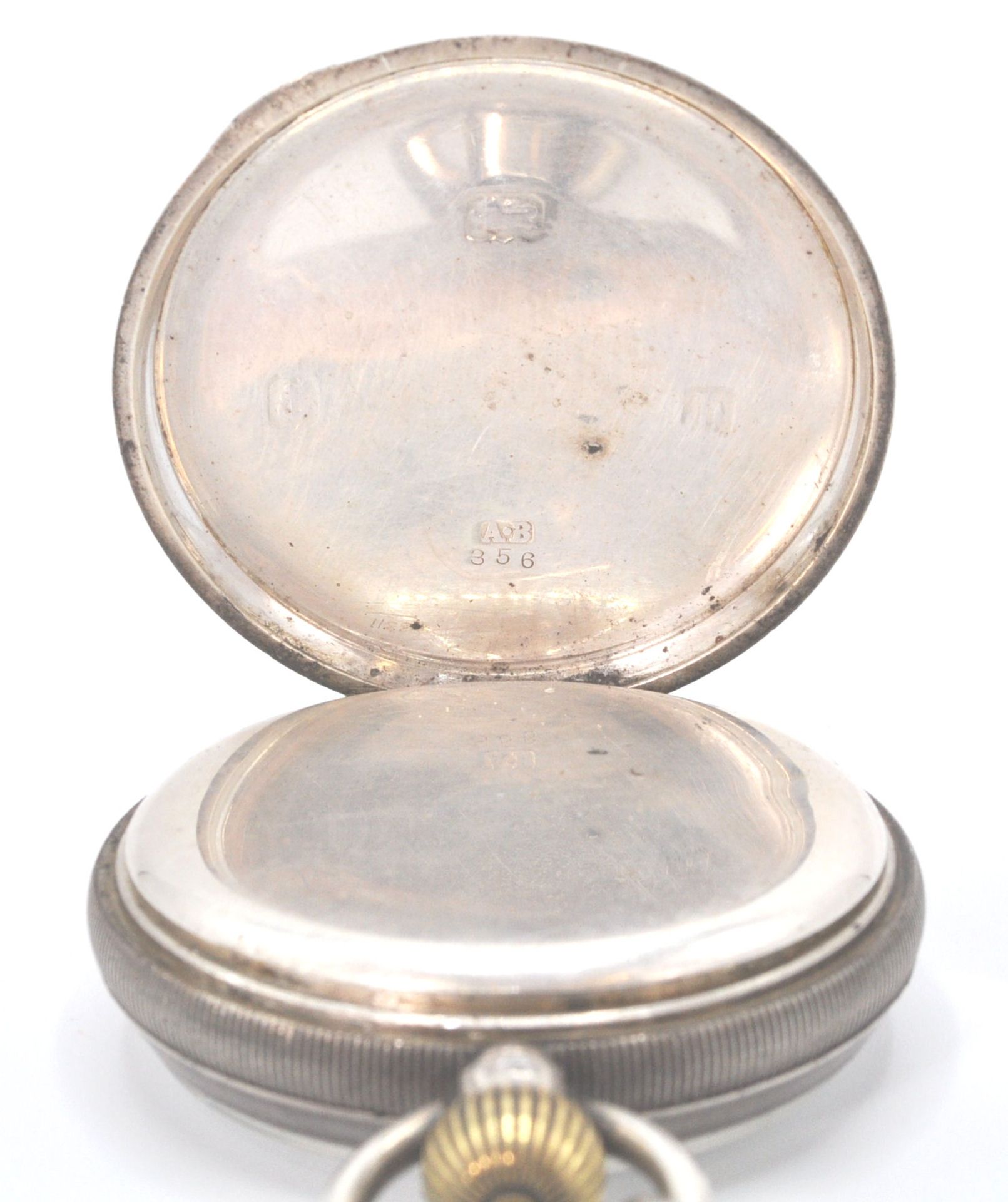 An early 19th Century Edward VII silver hallmarked open face pocket watch. The white enamel face - Bild 6 aus 8