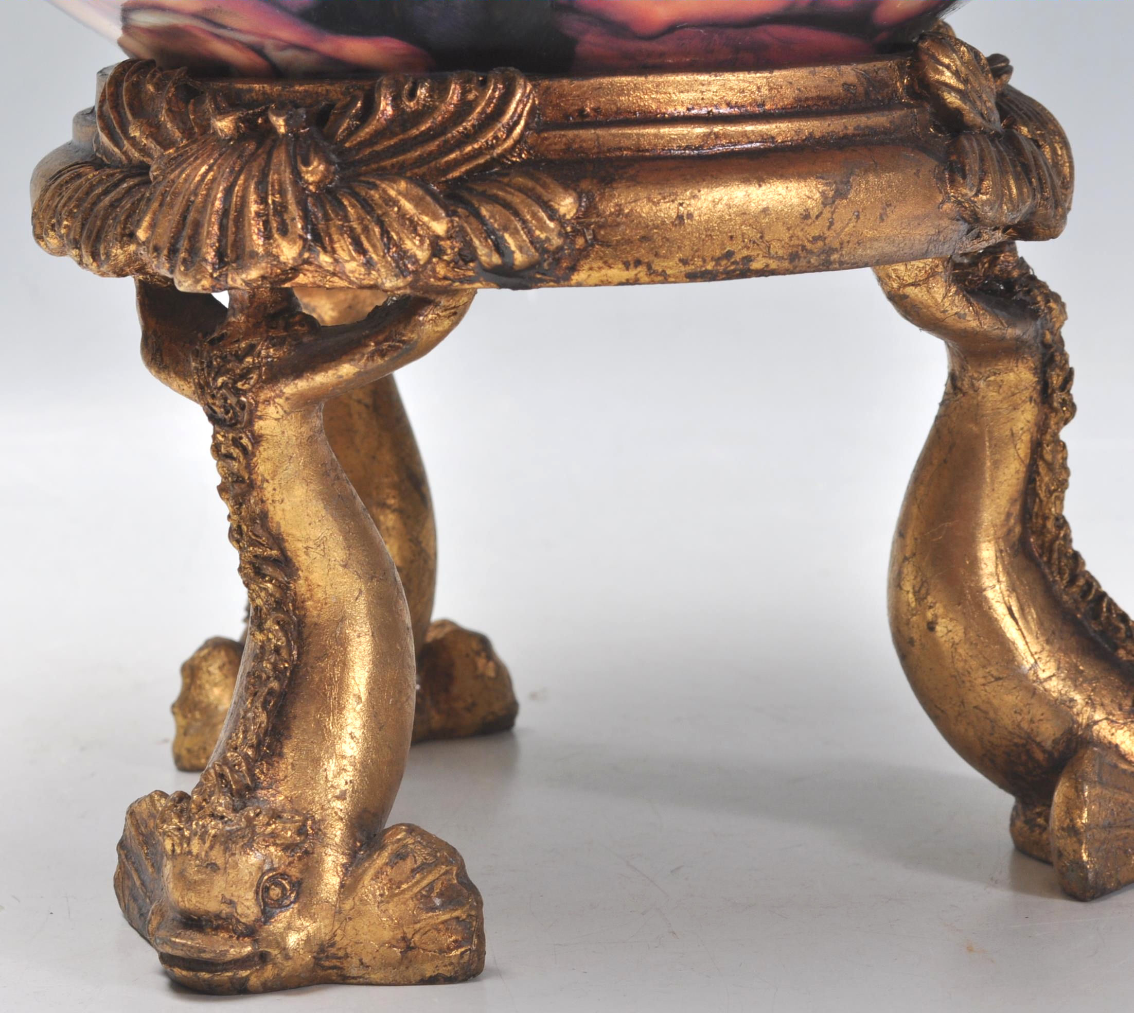 A 20th Century German porcelain jardiniere planter having gilt Maltese dolphin supports with shell - Image 5 of 7