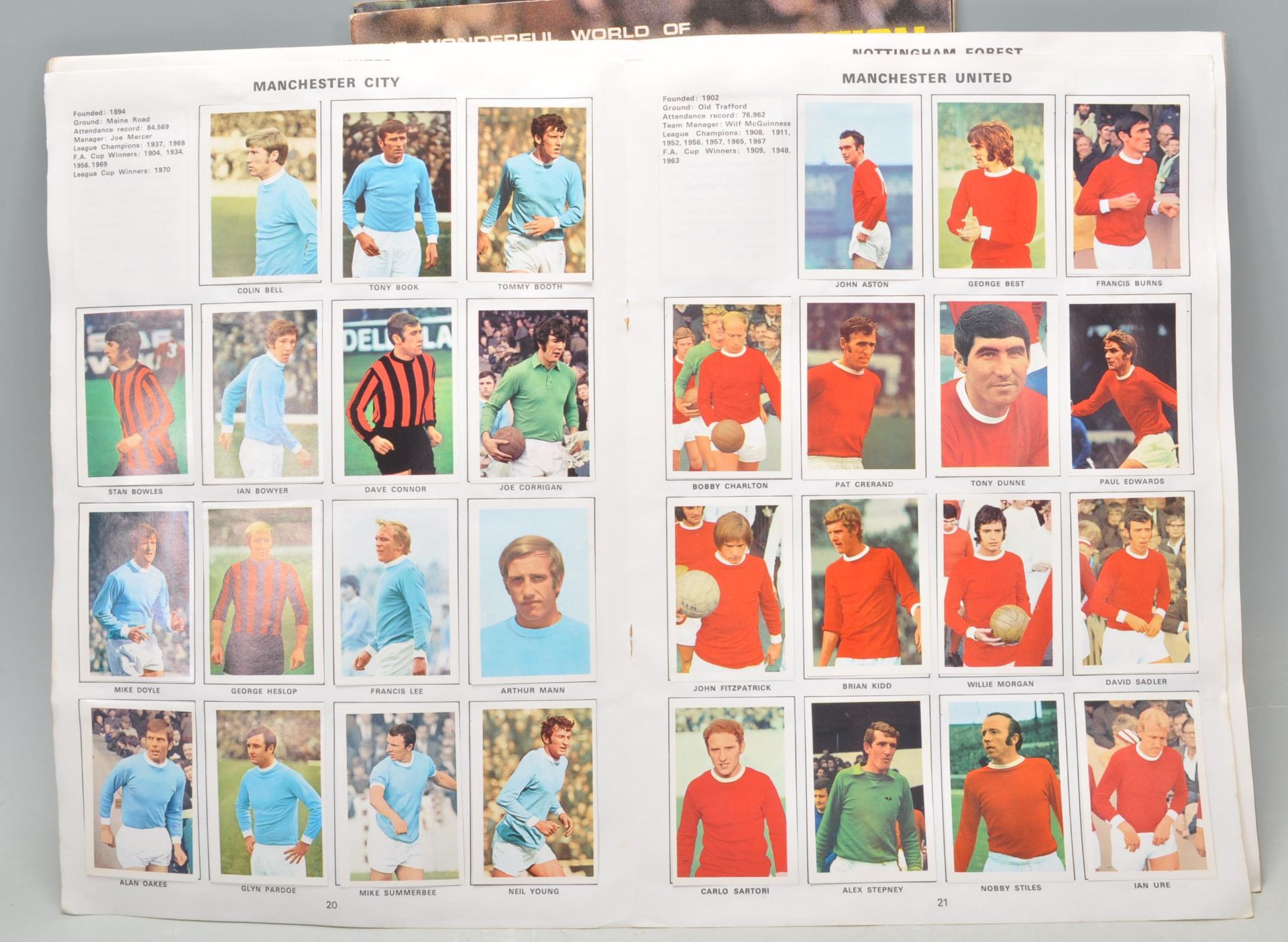 A group of three vintage football Soccer Stars sticker albums to include Gala Collection 1970/71, - Bild 40 aus 49