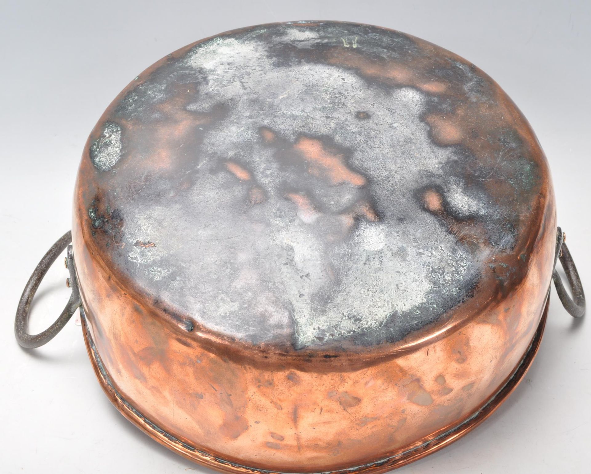 A good late 19th Century Victorian copper jam pot having iron handles. - Bild 7 aus 7