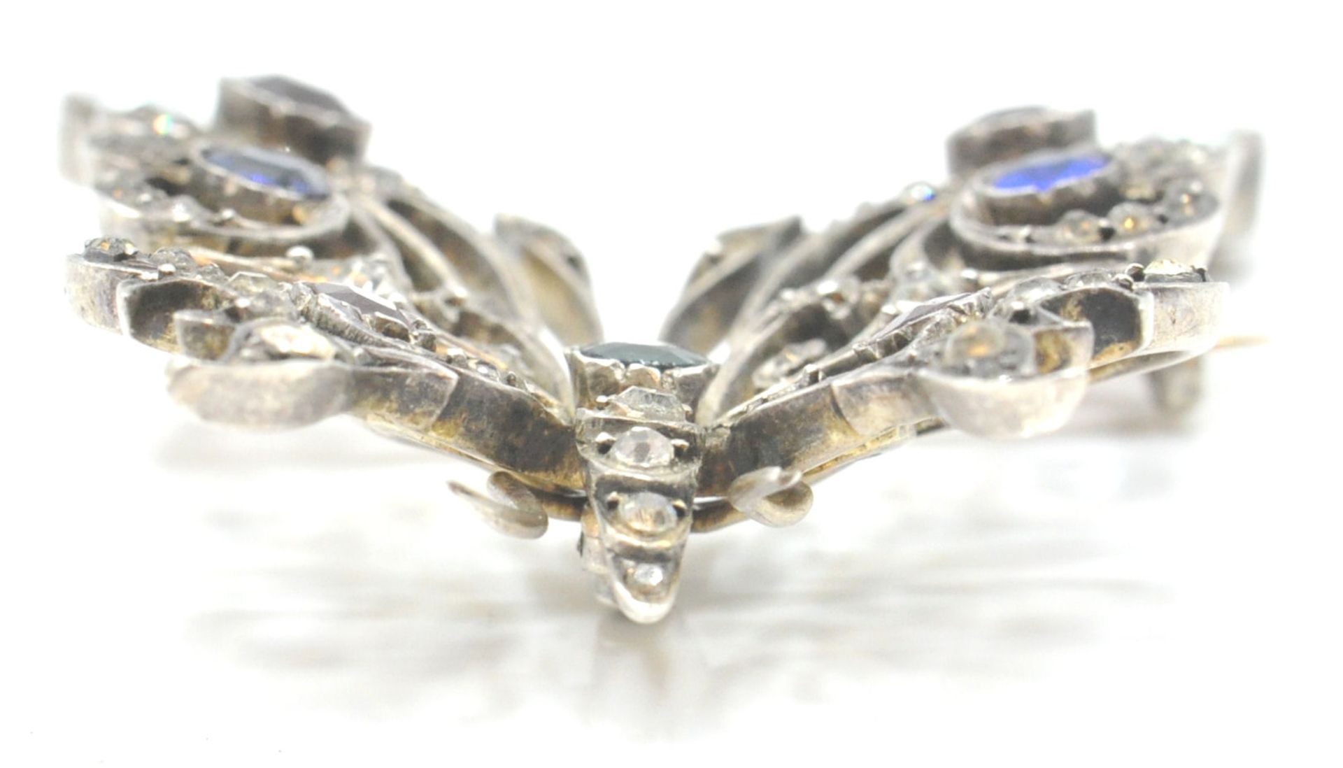 A believed 19th century silver, half pearl and paste set butterfly brooch. The butterfly set with - Bild 7 aus 8