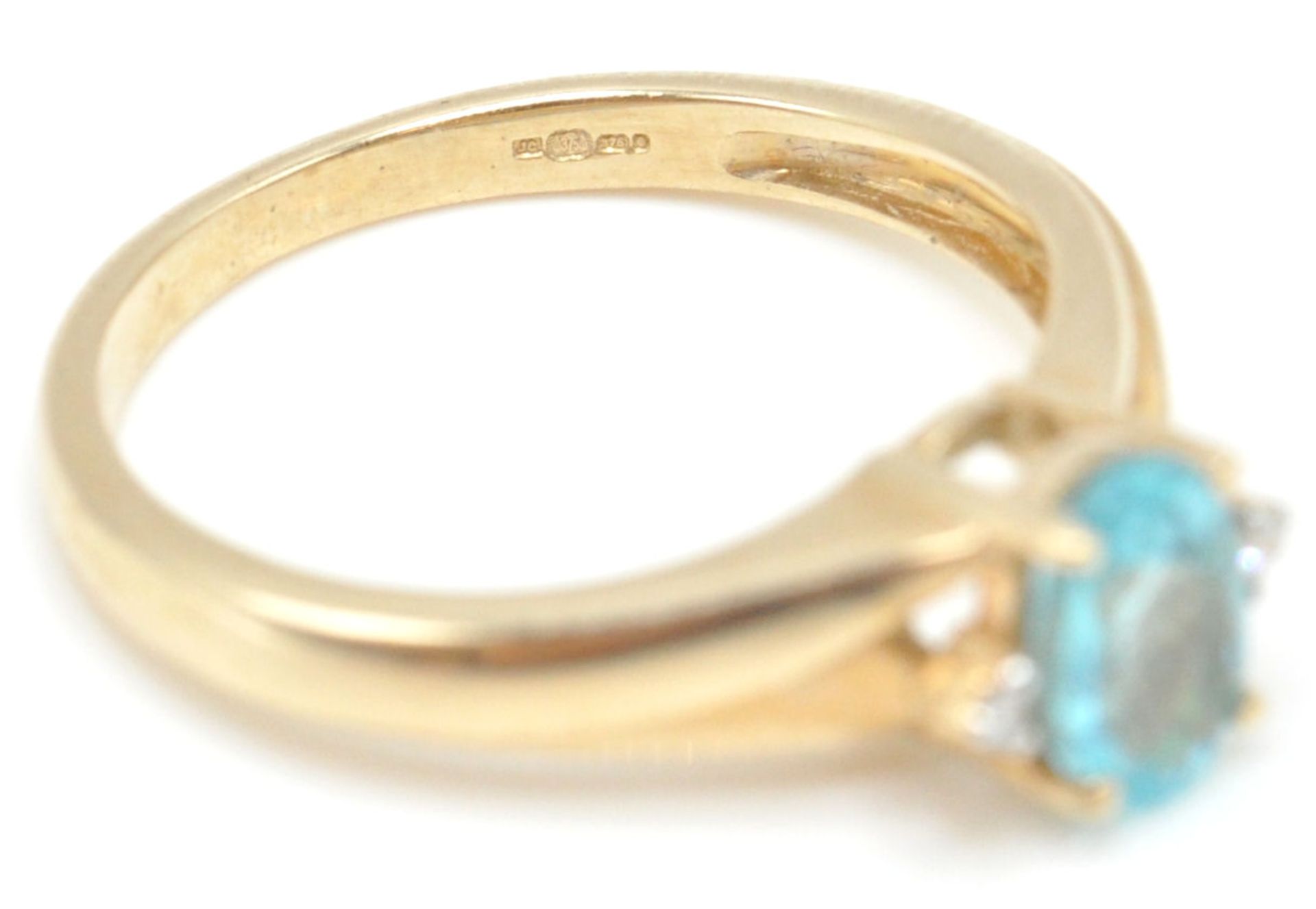 2 9ct gold hallmarked rings. To include a topaz and diamond ring in shaped prong setting - Bild 16 aus 16