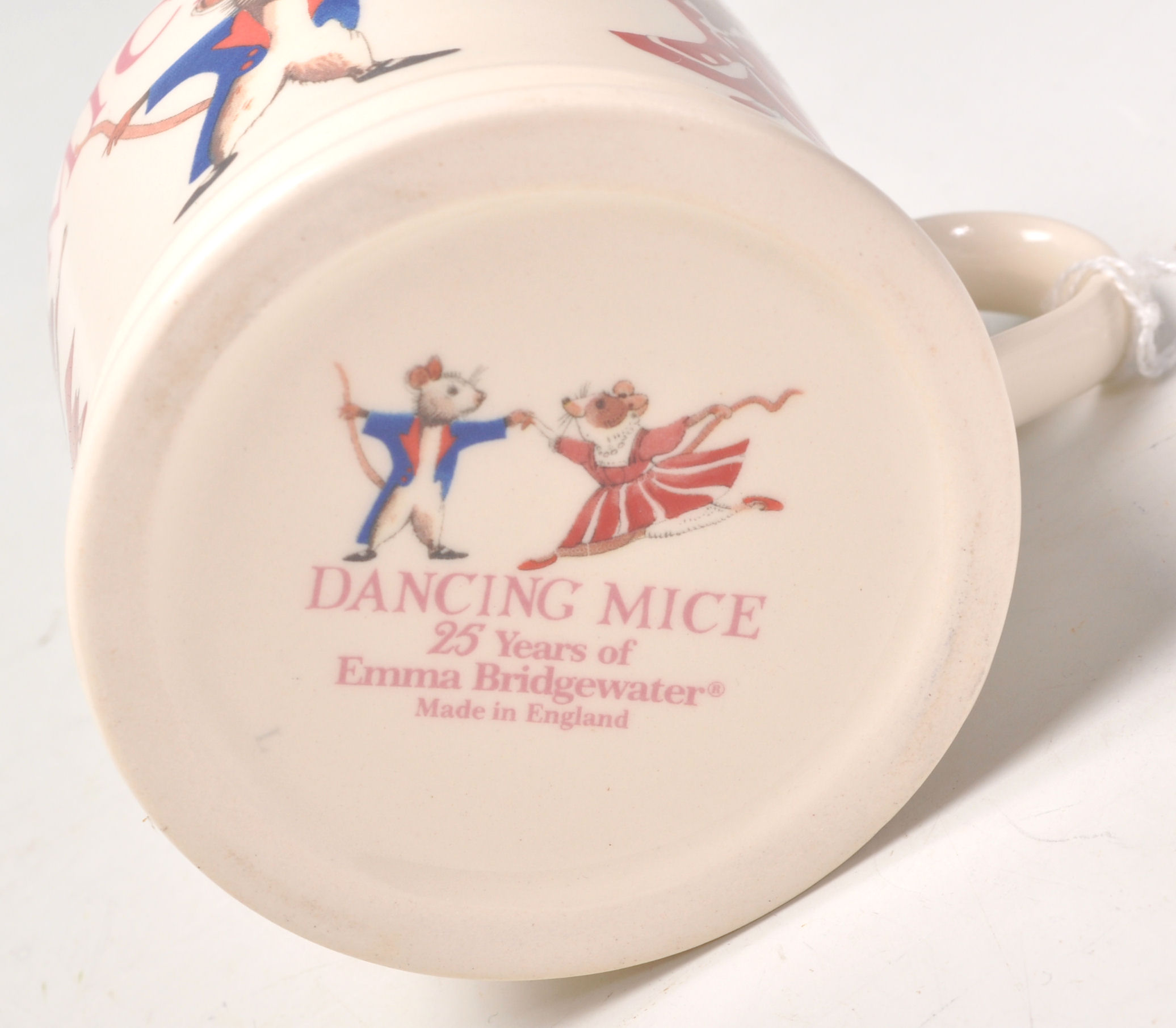 Three Emma Bridgewater table wares in the Dancing Mice to include a small plate, bowl and mug. - Image 4 of 9