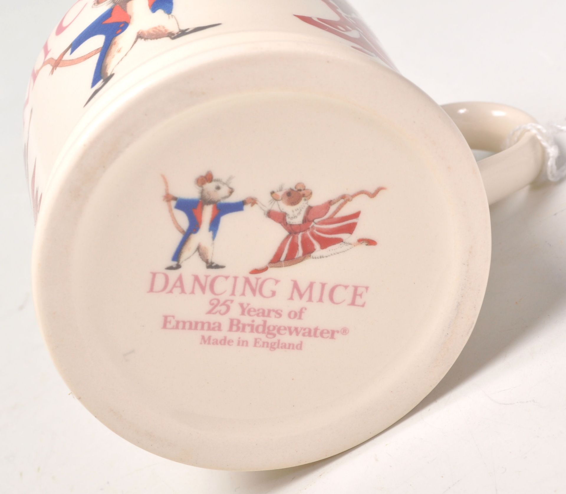 Three Emma Bridgewater table wares in the Dancing Mice to include a small plate, bowl and mug. - Bild 4 aus 9