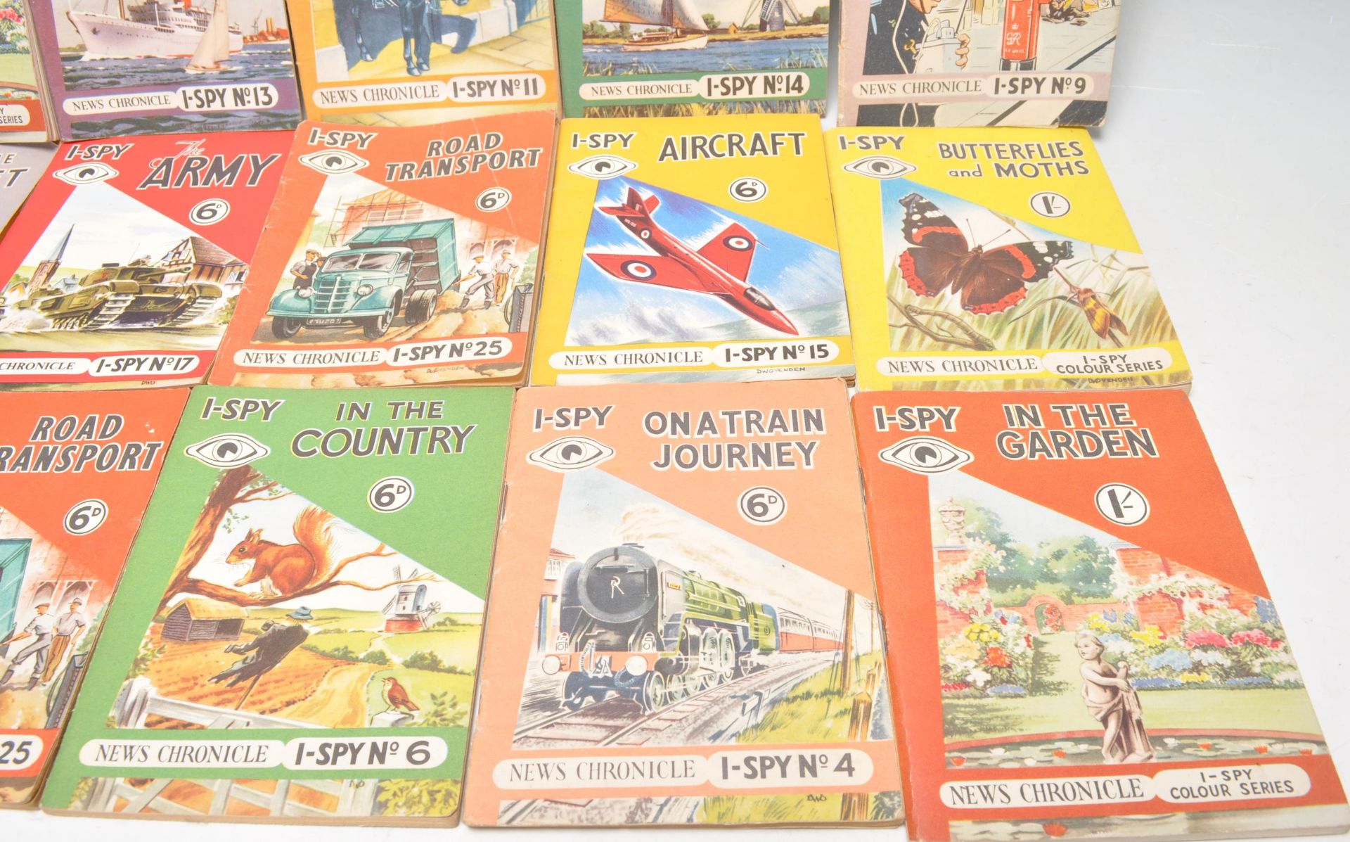 A collection of vintage I-Spy books to include; In - Bild 5 aus 5