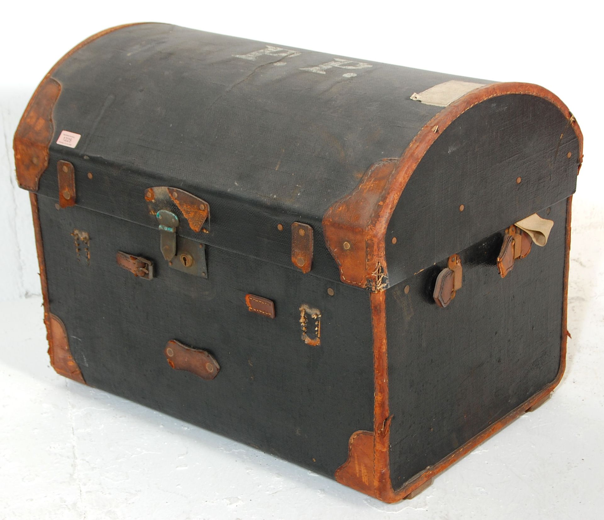 A late 19th Century Victorian domed top travelling trunk having an ebonised canvas body with brown - Bild 5 aus 5